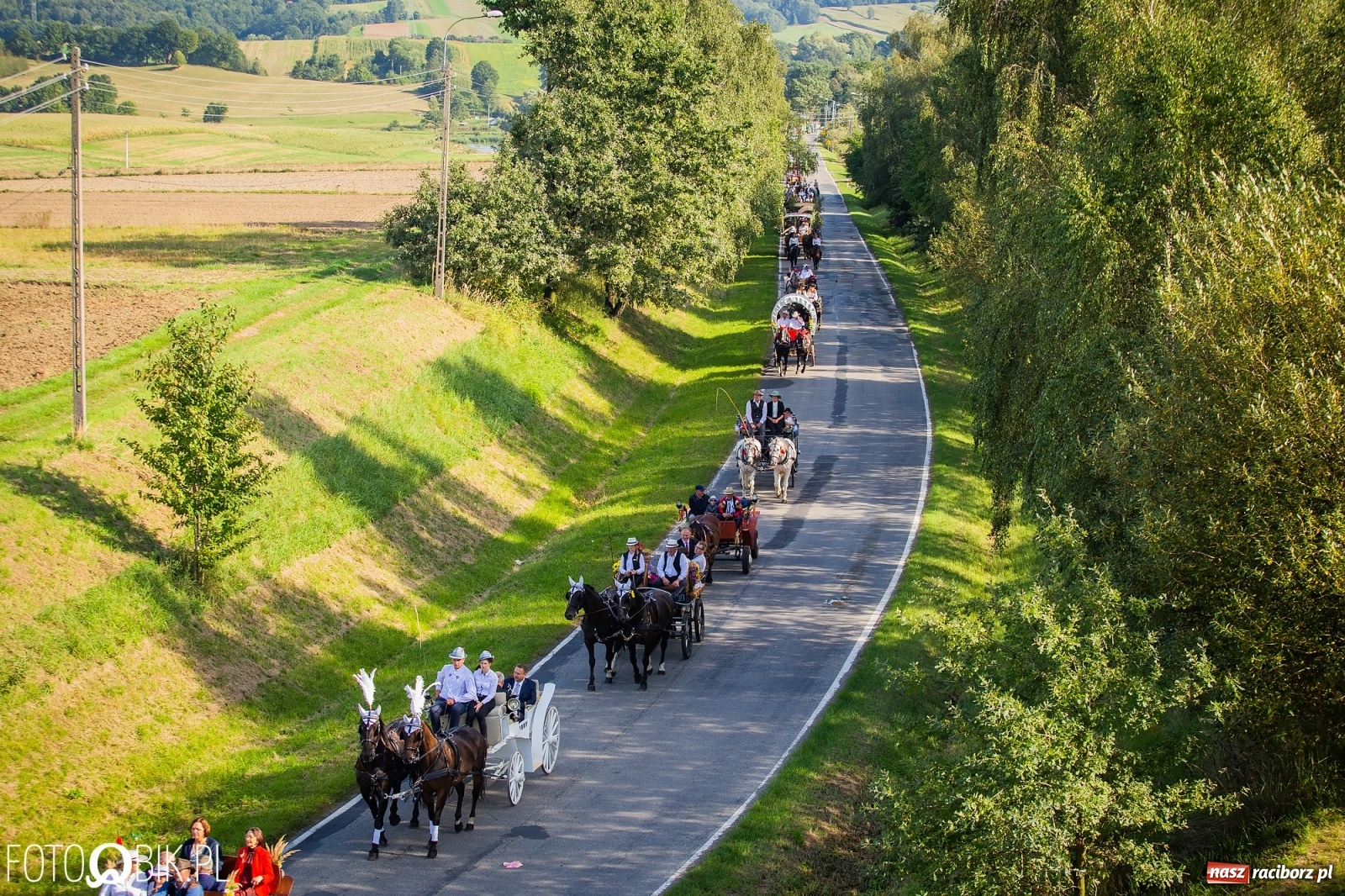 Zdjęcie w galerii na portalu naszraciborz.pl: Korowód jak maraton. Dożynki w Pogrzebieniu [FOTO i WIDEO]  wiadomości z regionu