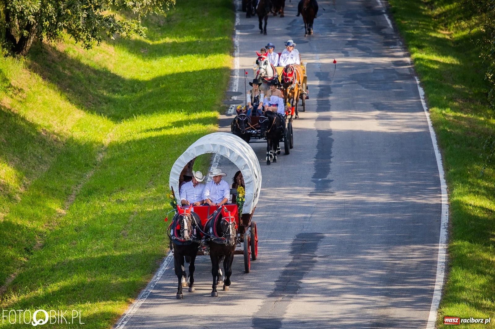 Zdjęcie w galerii na portalu naszraciborz.pl: Korowód jak maraton. Dożynki w Pogrzebieniu [FOTO i WIDEO]  wiadomości z regionu