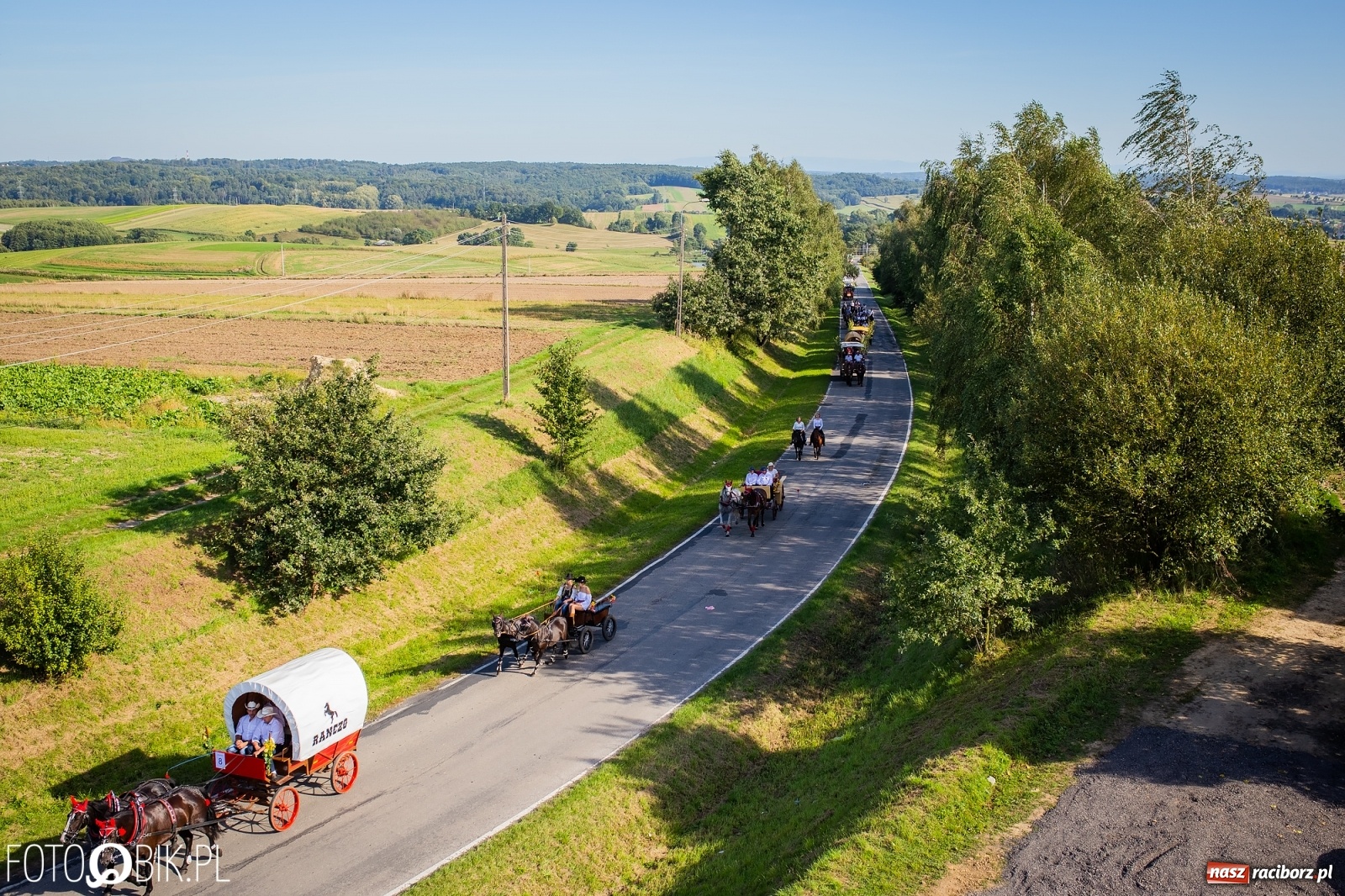 Zdjęcie w galerii na portalu naszraciborz.pl: Korowód jak maraton. Dożynki w Pogrzebieniu [FOTO i WIDEO]  wiadomości z regionu