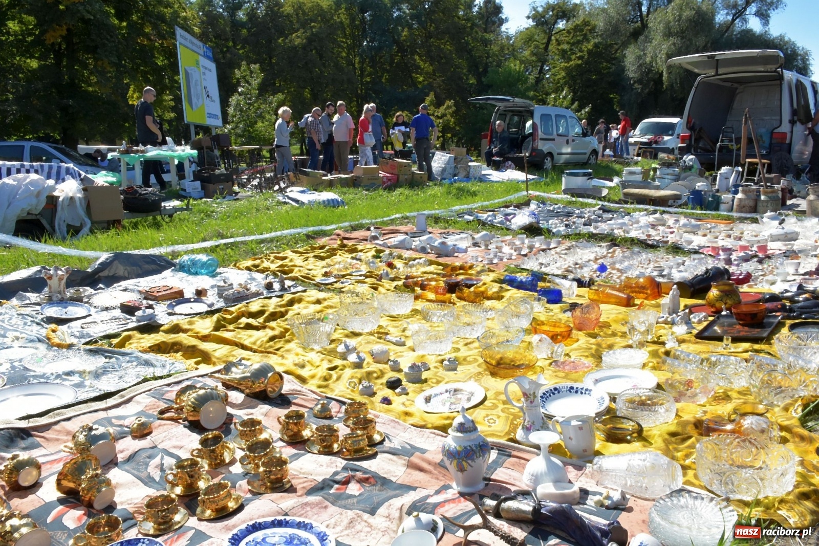 Zdjęcie w galerii na portalu naszraciborz.pl: Tysiące ludzi na jarmarku w Chałupkach [FOTO] wiadomości z regionu