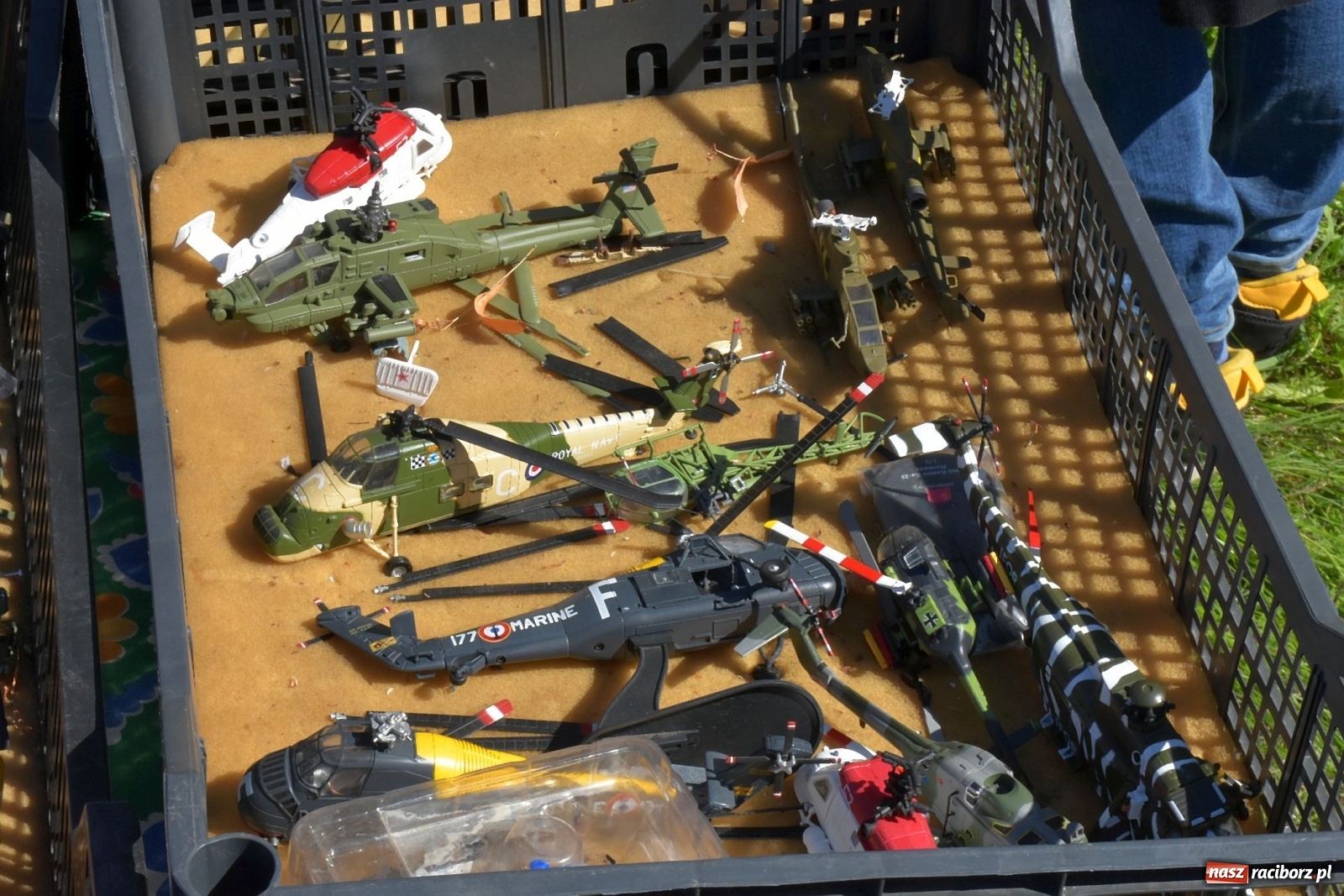 Zdjęcie w galerii na portalu naszraciborz.pl: Tysiące ludzi na jarmarku w Chałupkach [FOTO] wiadomości z regionu