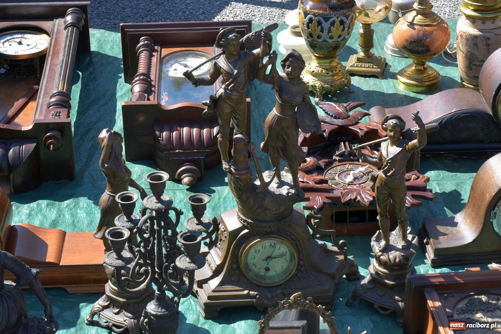 Zdjęcie w galerii na portalu naszraciborz.pl: Tysiące ludzi na jarmarku w Chałupkach [FOTO] wiadomości z regionu