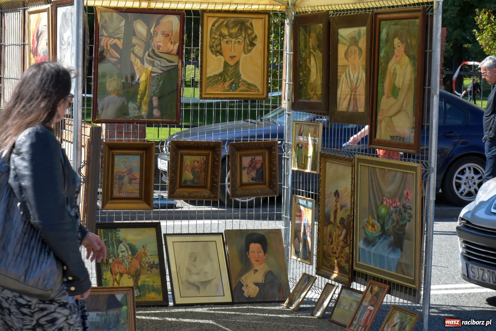 Zdjęcie w galerii na portalu naszraciborz.pl: Tysiące ludzi na jarmarku w Chałupkach [FOTO] wiadomości z regionu