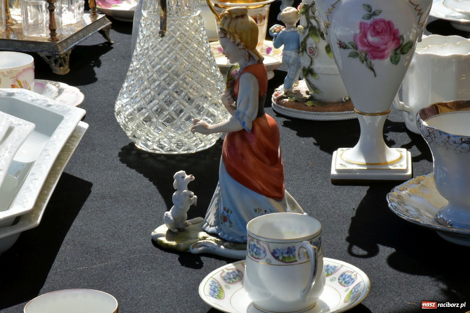 Zdjęcie w galerii na portalu naszraciborz.pl: Tysiące ludzi na jarmarku w Chałupkach [FOTO] wiadomości z regionu