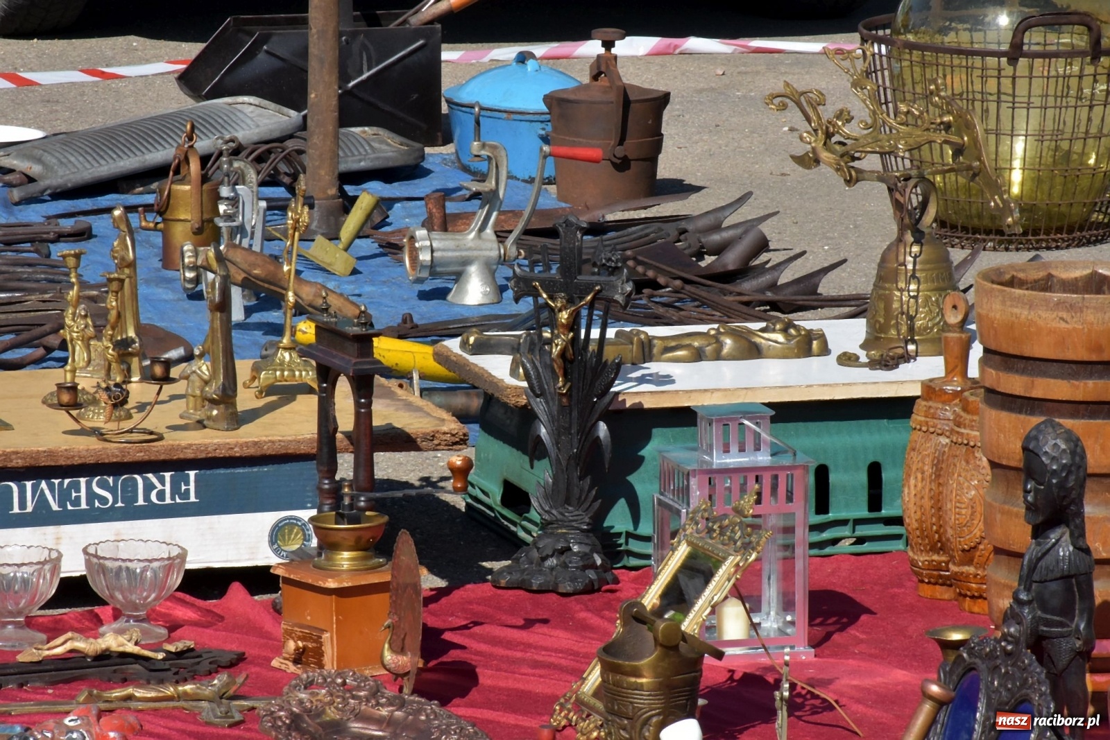 Zdjęcie w galerii na portalu naszraciborz.pl: Tysiące ludzi na jarmarku w Chałupkach [FOTO] wiadomości z regionu