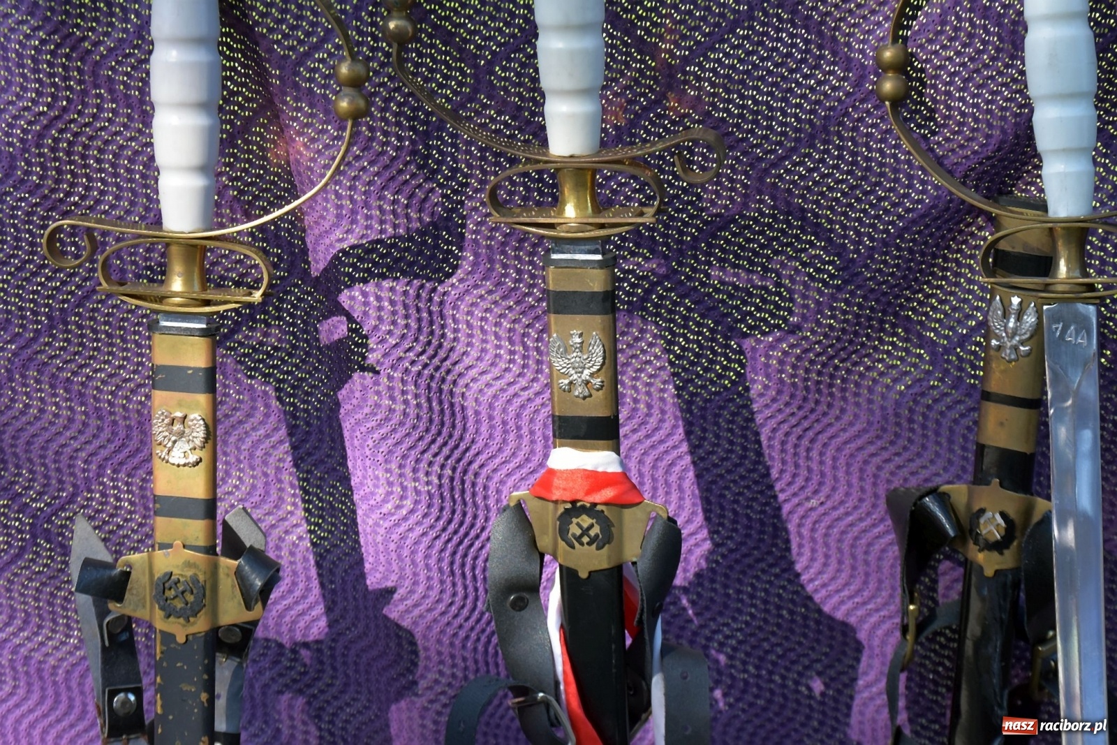 Zdjęcie w galerii na portalu naszraciborz.pl: Tysiące ludzi na jarmarku w Chałupkach [FOTO] wiadomości z regionu