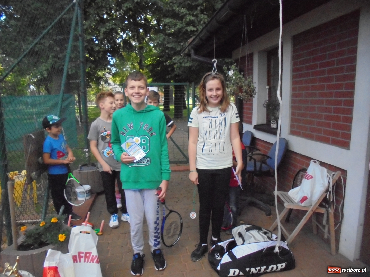 Zdjęcie w galerii na portalu naszraciborz.pl: Tenisowe zmagania o Puchar Starosty na korcie Rafako wiadomości z regionu