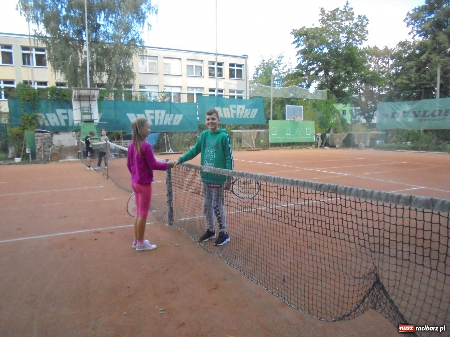 Zdjęcie w galerii na portalu naszraciborz.pl: Tenisowe zmagania o Puchar Starosty na korcie Rafako wiadomości z regionu