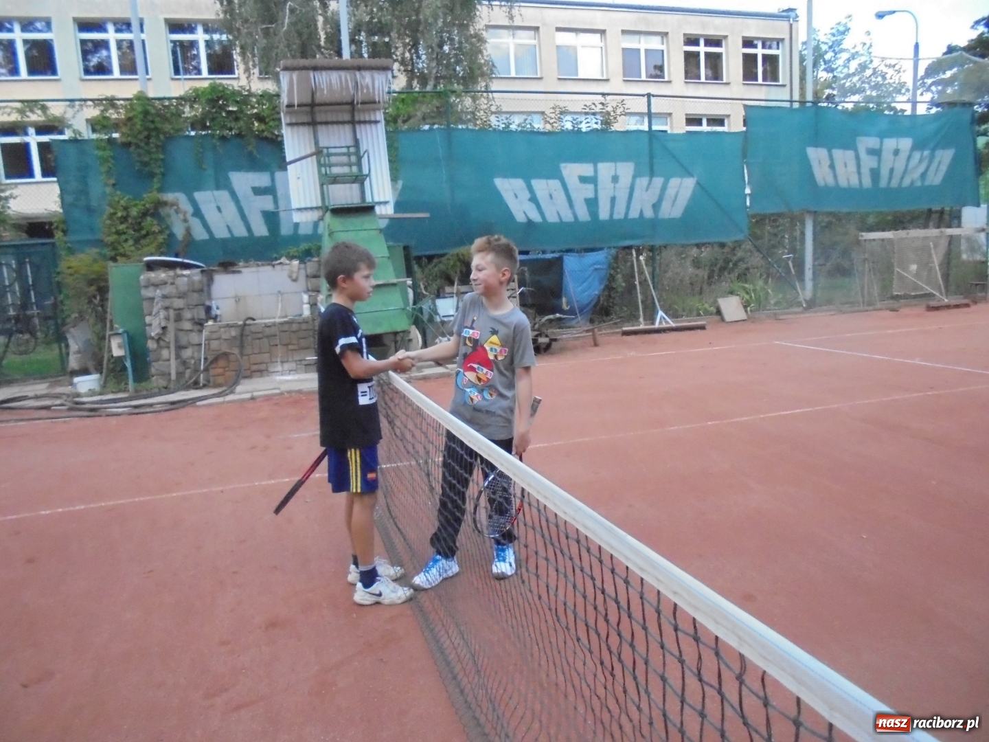 Zdjęcie w galerii na portalu naszraciborz.pl: Tenisowe zmagania o Puchar Starosty na korcie Rafako wiadomości z regionu