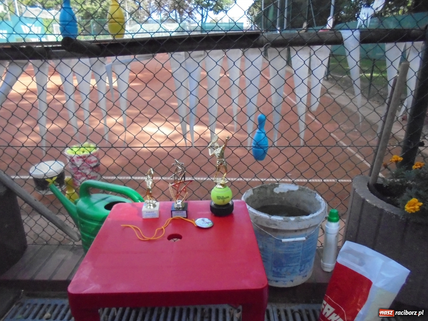 Zdjęcie w galerii na portalu naszraciborz.pl: Tenisowe zmagania o Puchar Starosty na korcie Rafako wiadomości z regionu