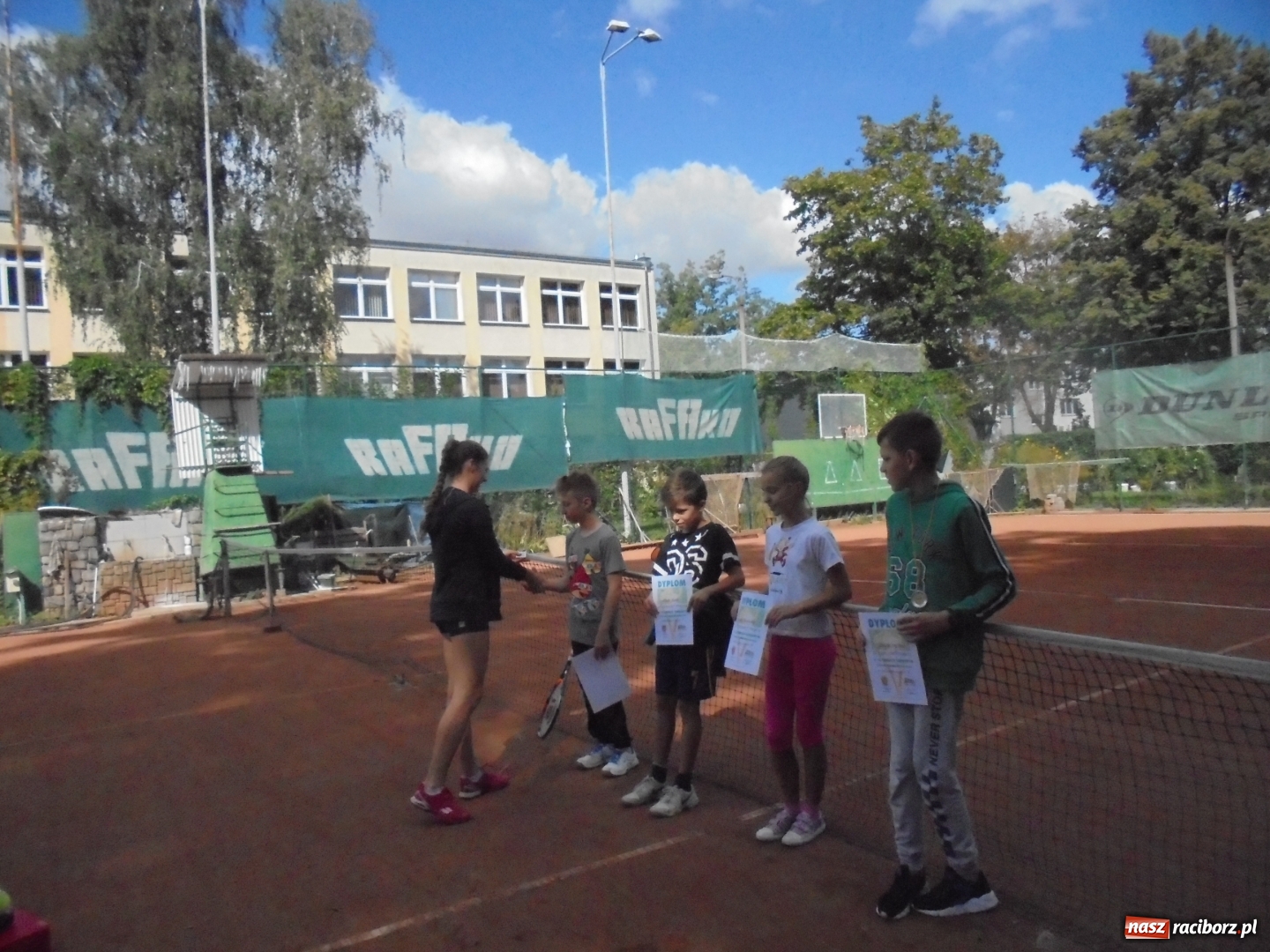 Zdjęcie w galerii na portalu naszraciborz.pl: Tenisowe zmagania o Puchar Starosty na korcie Rafako wiadomości z regionu
