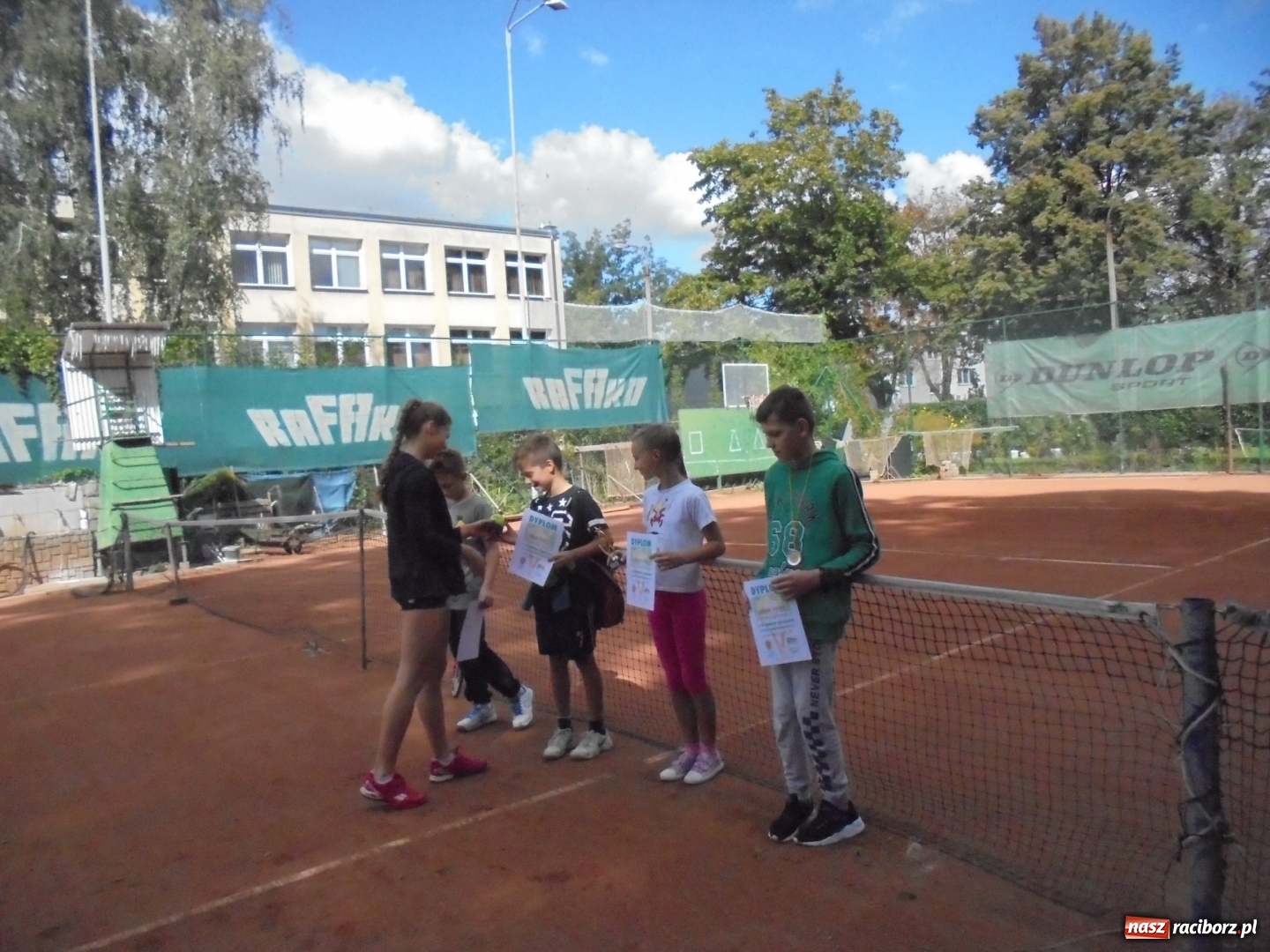 Zdjęcie w galerii na portalu naszraciborz.pl: Tenisowe zmagania o Puchar Starosty na korcie Rafako wiadomości z regionu