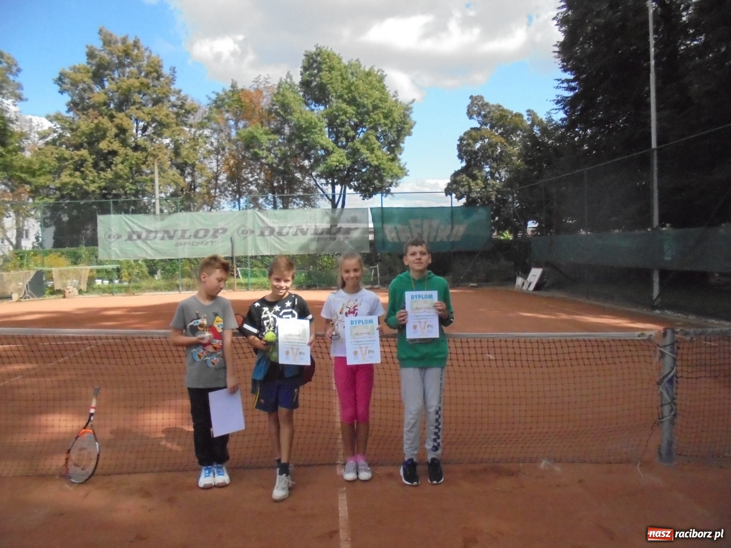 Zdjęcie w galerii na portalu naszraciborz.pl: Tenisowe zmagania o Puchar Starosty na korcie Rafako wiadomości z regionu