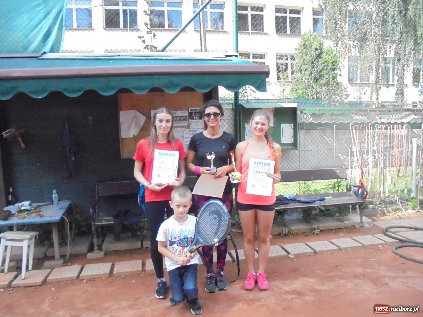 Zdjęcie w galerii na portalu naszraciborz.pl: Tenisowe zmagania o Puchar Starosty na korcie Rafako wiadomości z regionu