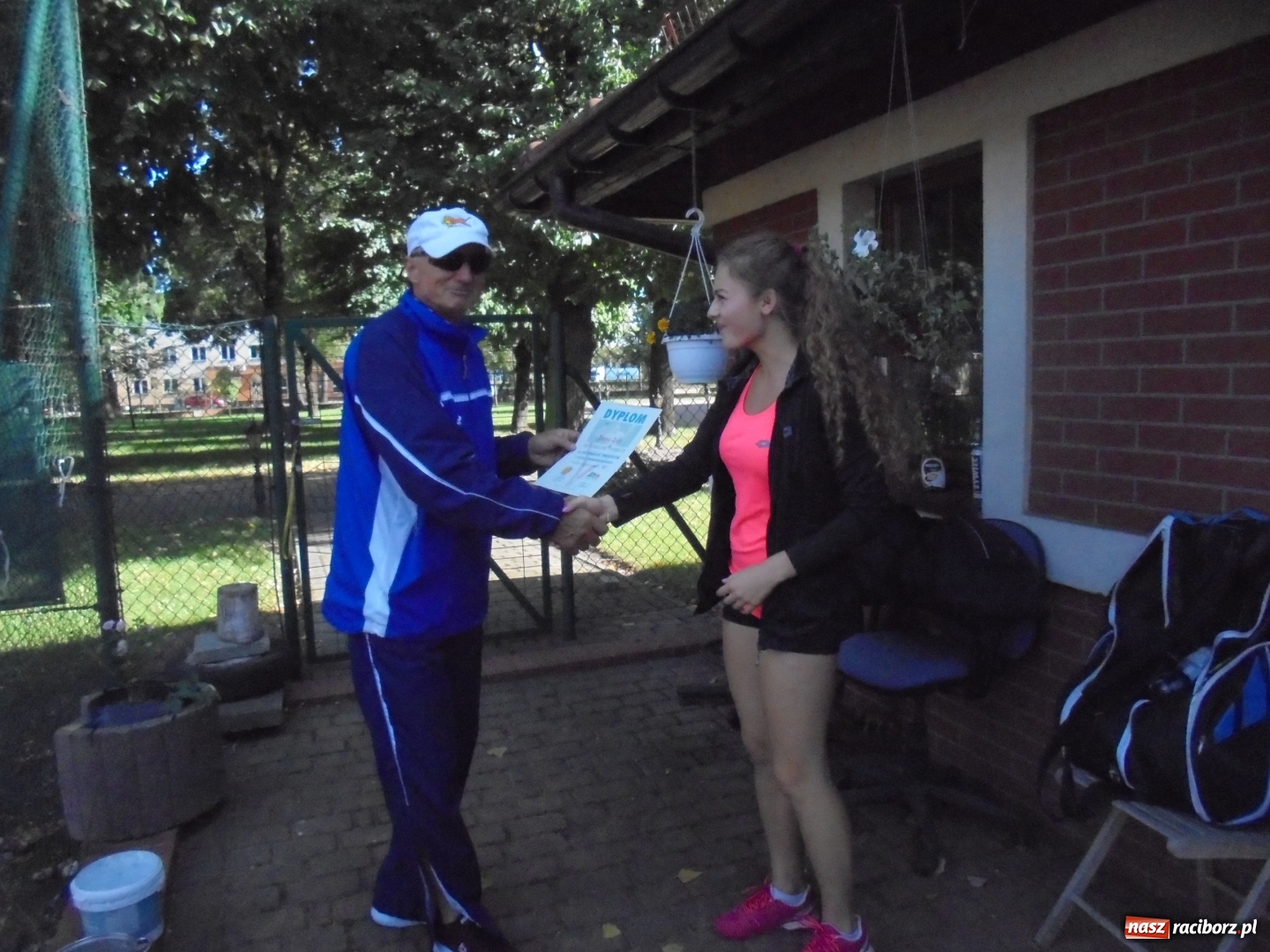 Zdjęcie w galerii na portalu naszraciborz.pl: Tenisowe zmagania o Puchar Starosty na korcie Rafako wiadomości z regionu