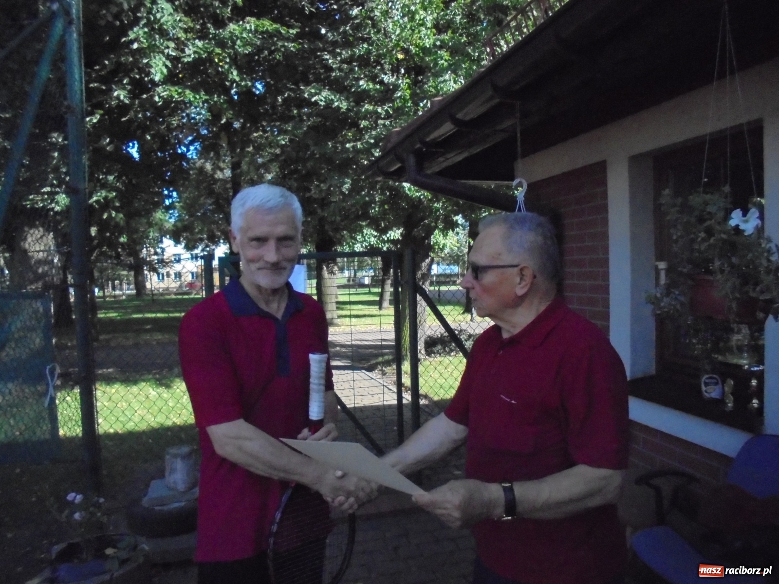 Zdjęcie w galerii na portalu naszraciborz.pl: Tenisowe zmagania o Puchar Starosty na korcie Rafako wiadomości z regionu