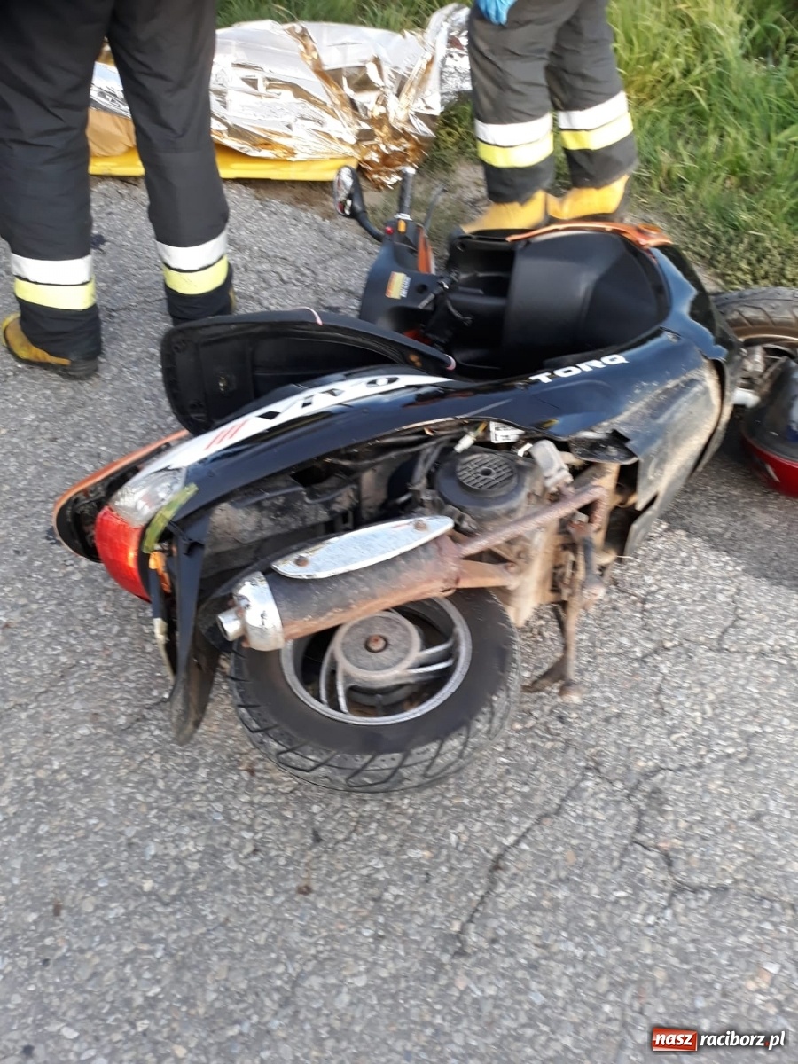 Zdjęcie w galerii na portalu naszraciborz.pl: Motorowerzysta po upadku trafił do szpitala. Miał trzy promile! [FOTO]  wiadomości z regionu