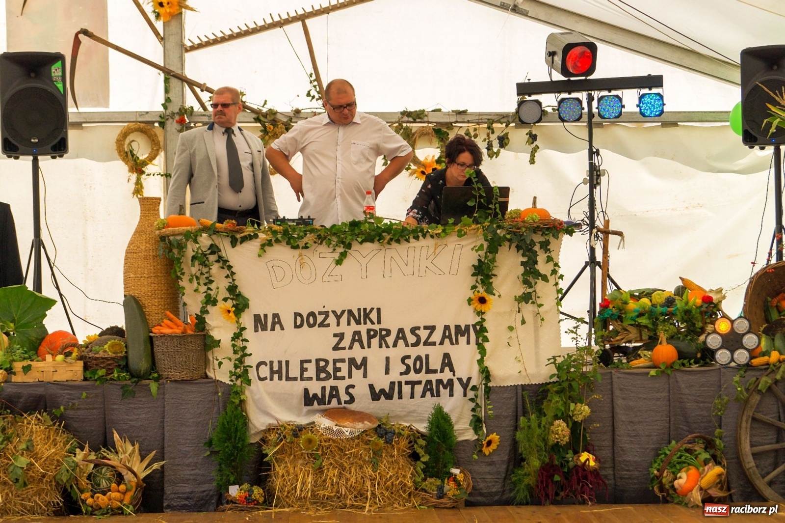 Zdjęcie w galerii na portalu naszraciborz.pl: Przeciąganie liny i królik do wygrania. Dożynki w Górkach Śląskich [FOTO] wiadomości z regionu