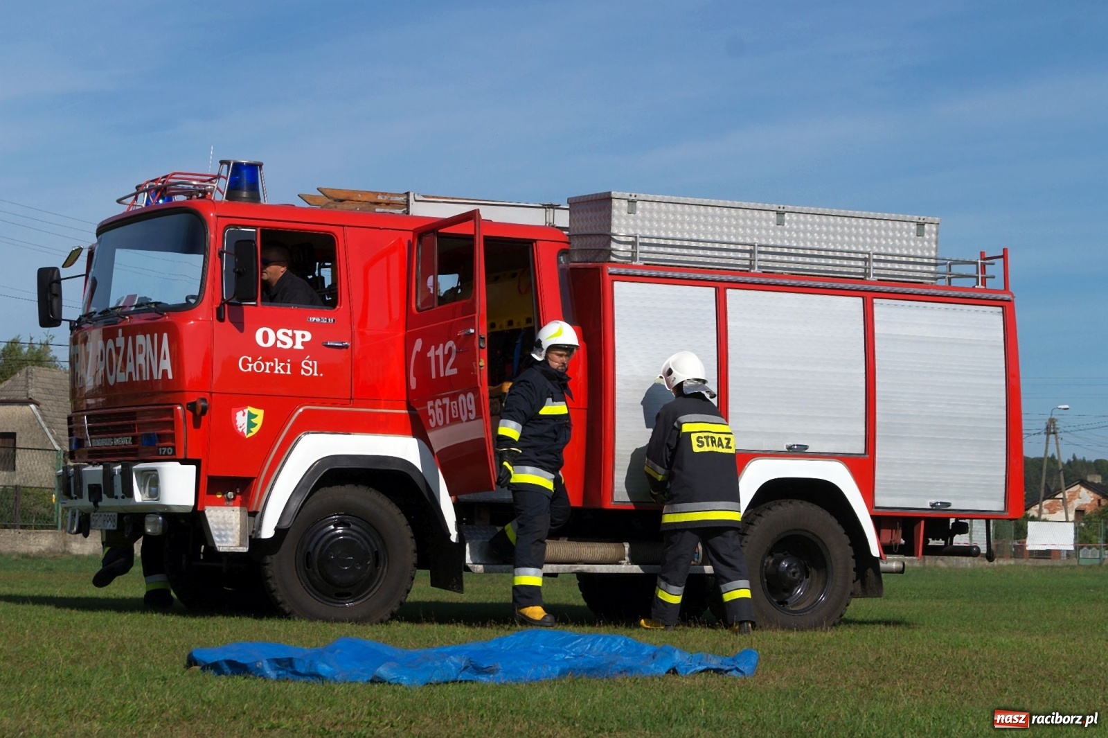 Zdjęcie w galerii na portalu naszraciborz.pl: Przeciąganie liny i królik do wygrania. Dożynki w Górkach Śląskich [FOTO] wiadomości z regionu
