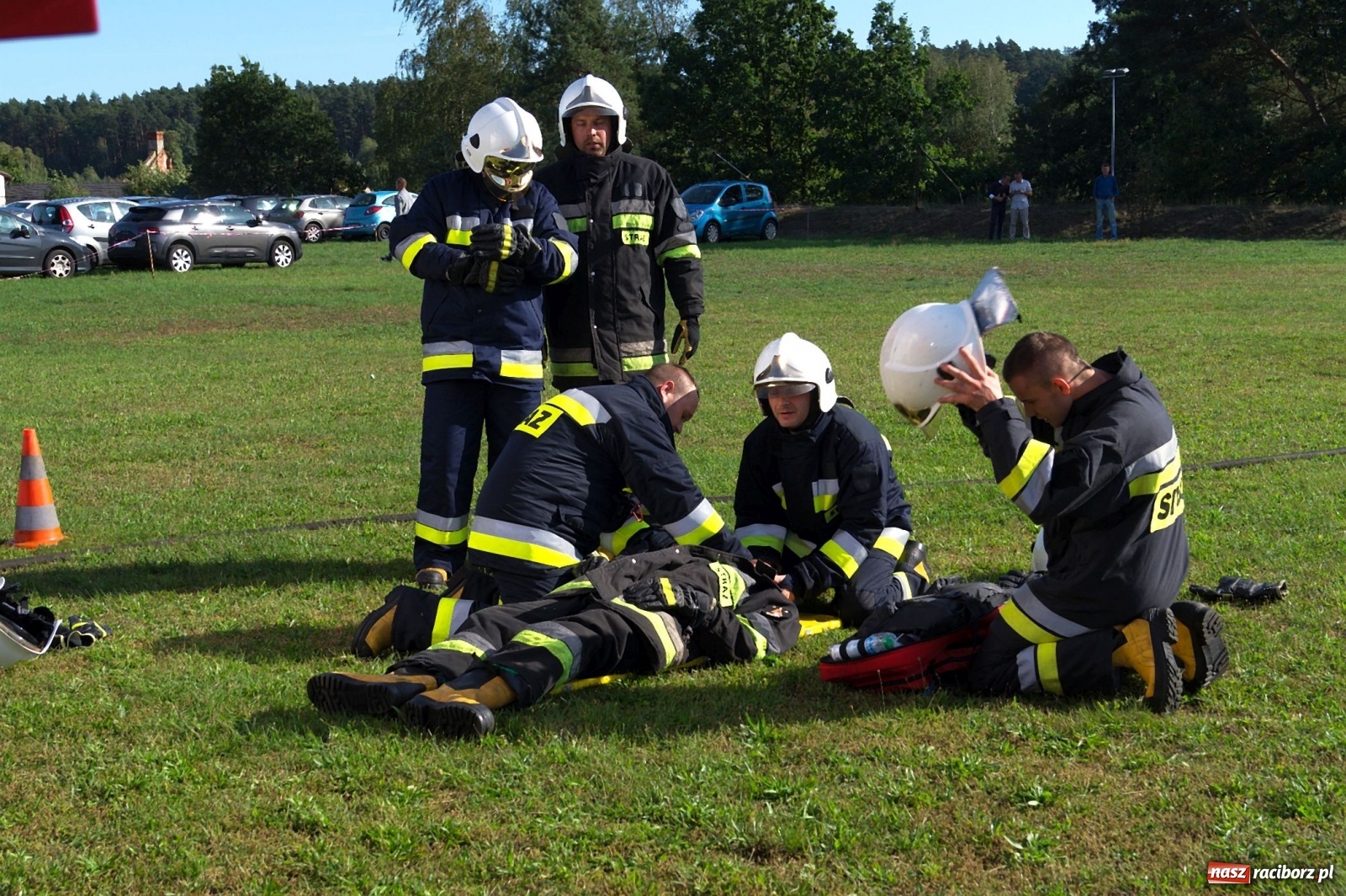 Zdjęcie w galerii na portalu naszraciborz.pl: Przeciąganie liny i królik do wygrania. Dożynki w Górkach Śląskich [FOTO] wiadomości z regionu