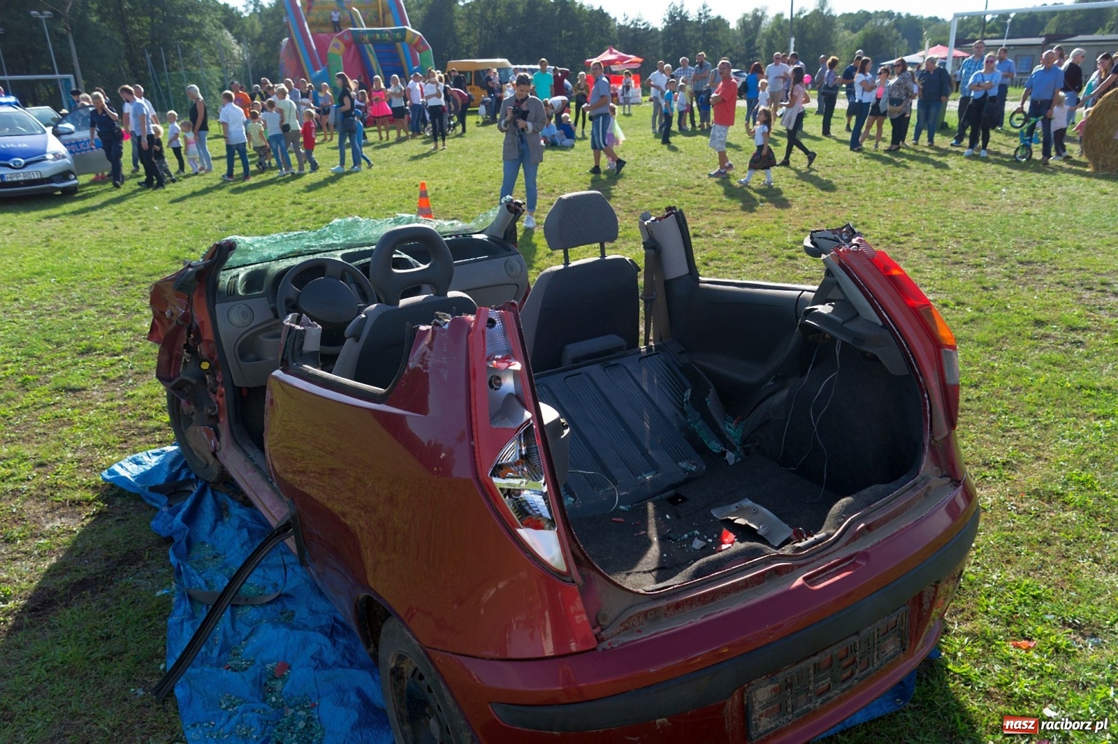 Zdjęcie w galerii na portalu naszraciborz.pl: Przeciąganie liny i królik do wygrania. Dożynki w Górkach Śląskich [FOTO] wiadomości z regionu