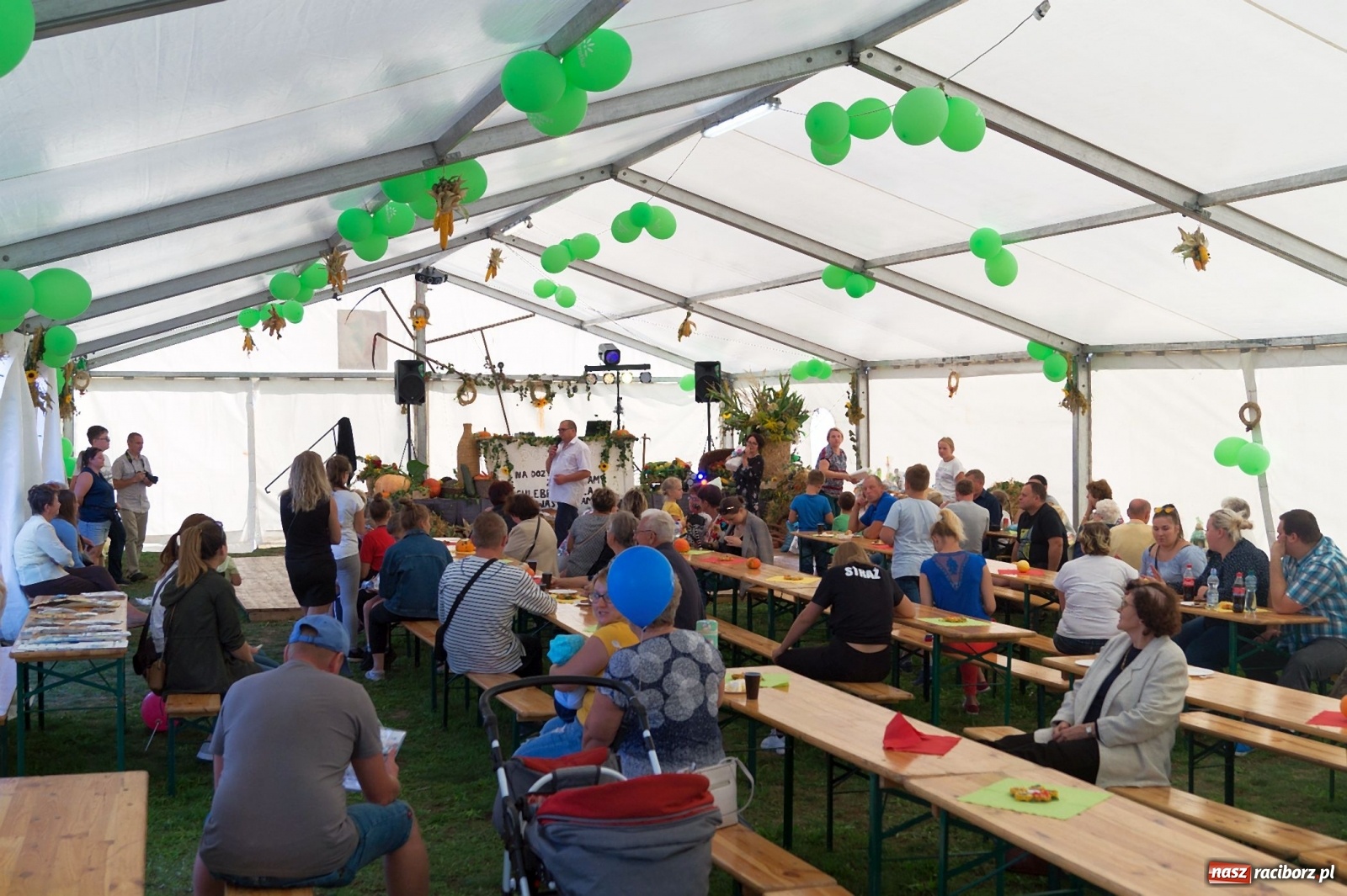 Zdjęcie w galerii na portalu naszraciborz.pl: Przeciąganie liny i królik do wygrania. Dożynki w Górkach Śląskich [FOTO] wiadomości z regionu