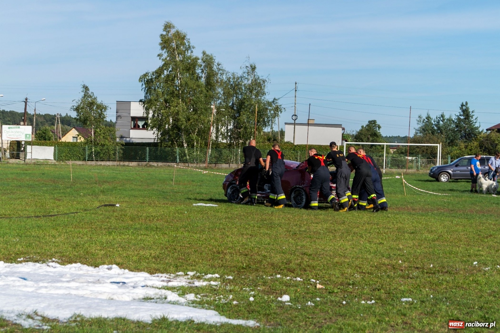 Zdjęcie w galerii na portalu naszraciborz.pl: Przeciąganie liny i królik do wygrania. Dożynki w Górkach Śląskich [FOTO] wiadomości z regionu