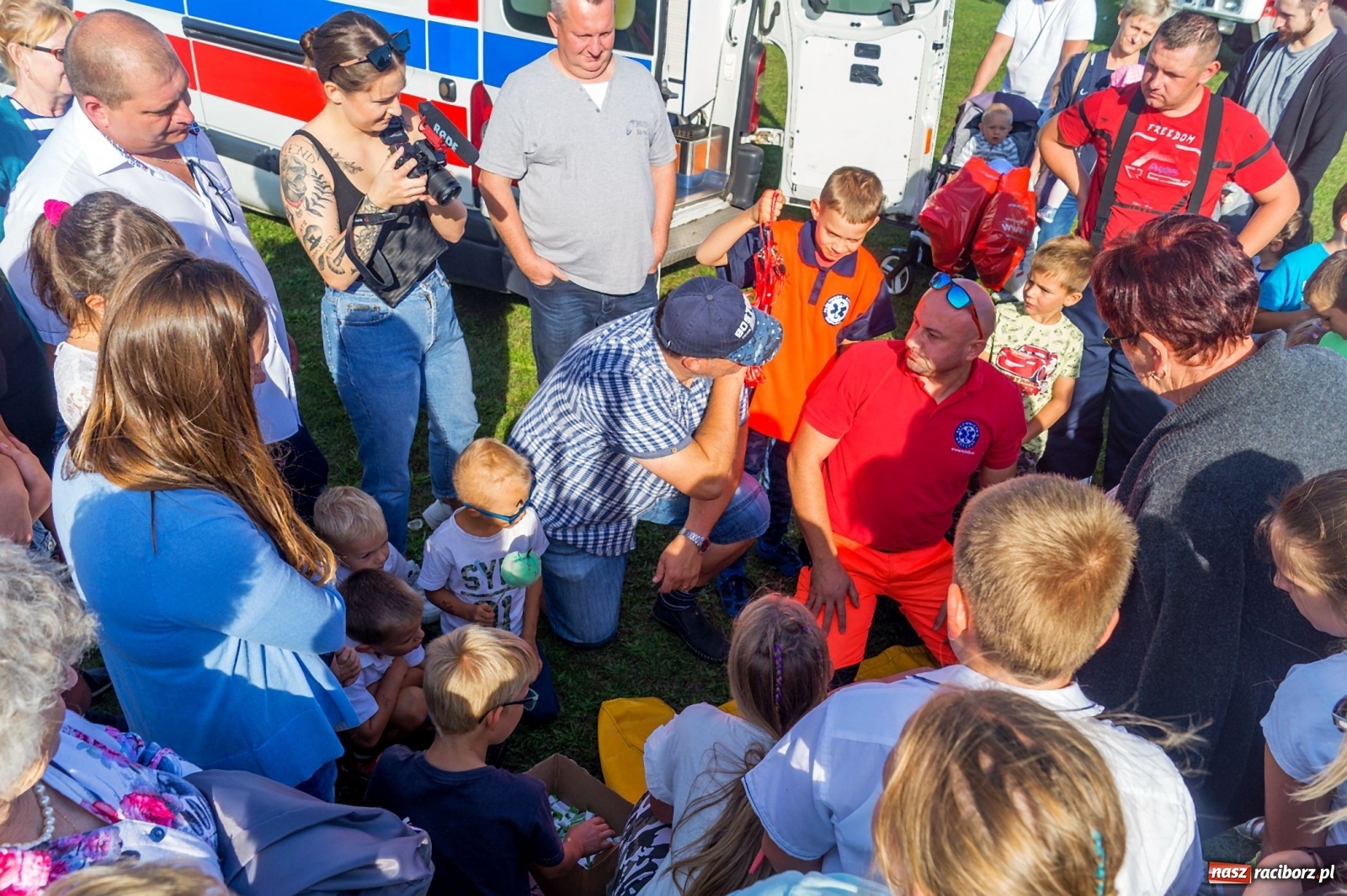 Zdjęcie w galerii na portalu naszraciborz.pl: Przeciąganie liny i królik do wygrania. Dożynki w Górkach Śląskich [FOTO] wiadomości z regionu
