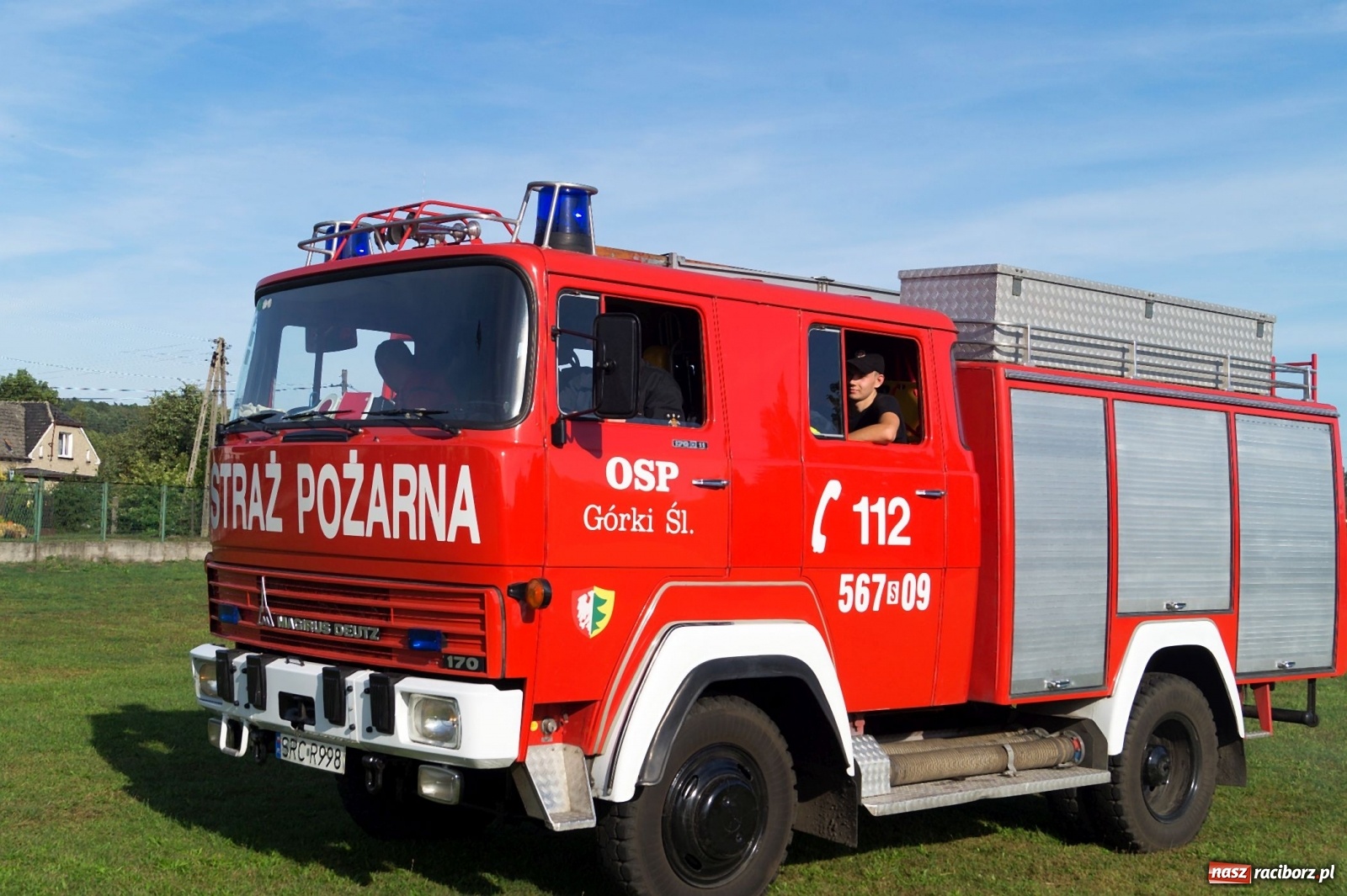 Zdjęcie w galerii na portalu naszraciborz.pl: Przeciąganie liny i królik do wygrania. Dożynki w Górkach Śląskich [FOTO] wiadomości z regionu