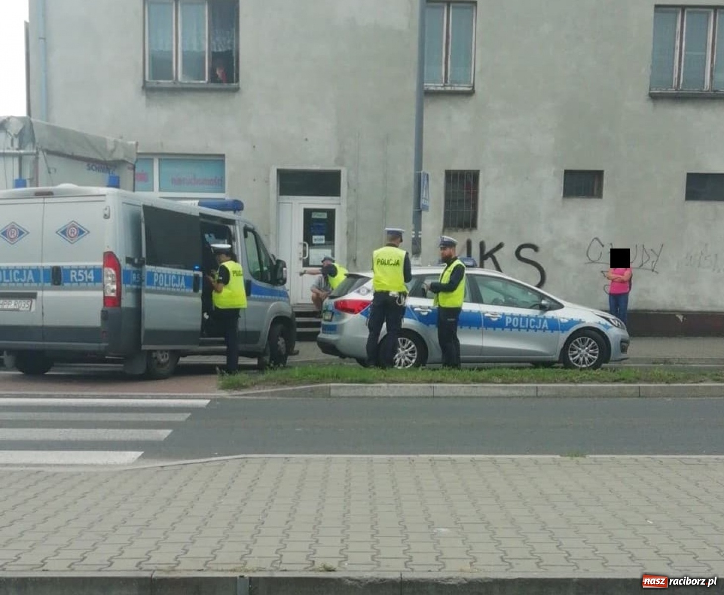 Zdjęcie w galerii na portalu naszraciborz.pl: Ciężarówka potrąciła pieszego przy nerce  wiadomości z regionu