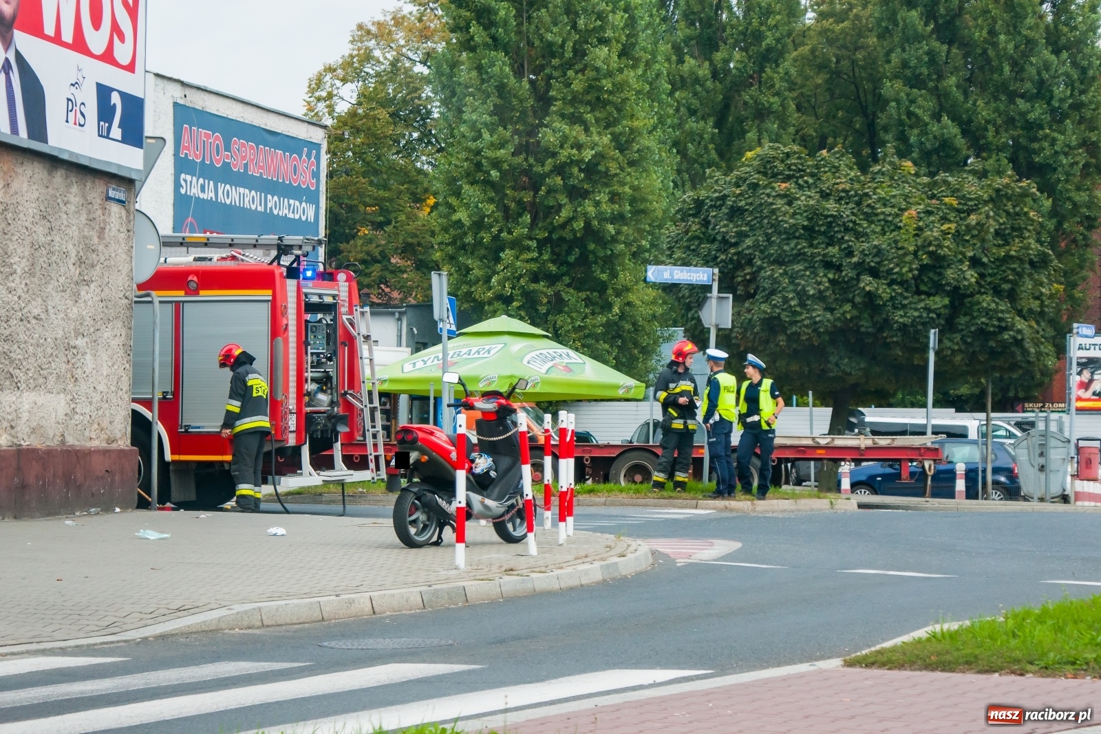 Zdjęcie w galerii na portalu naszraciborz.pl: Ciężarówka potrąciła pieszego przy nerce  wiadomości z regionu