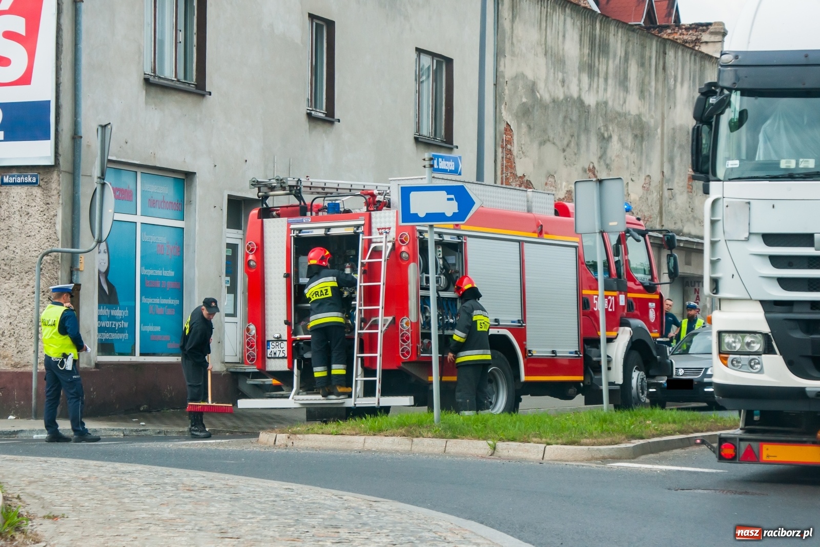 Zdjęcie w galerii na portalu naszraciborz.pl: Ciężarówka potrąciła pieszego przy nerce  wiadomości z regionu