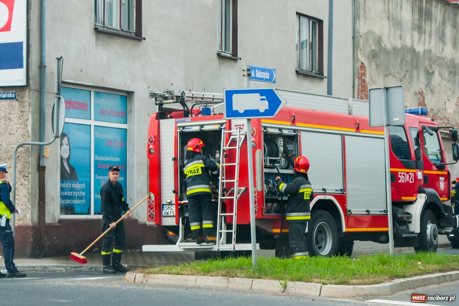 Zdjęcie w galerii na portalu naszraciborz.pl: Ciężarówka potrąciła pieszego przy nerce  wiadomości z regionu