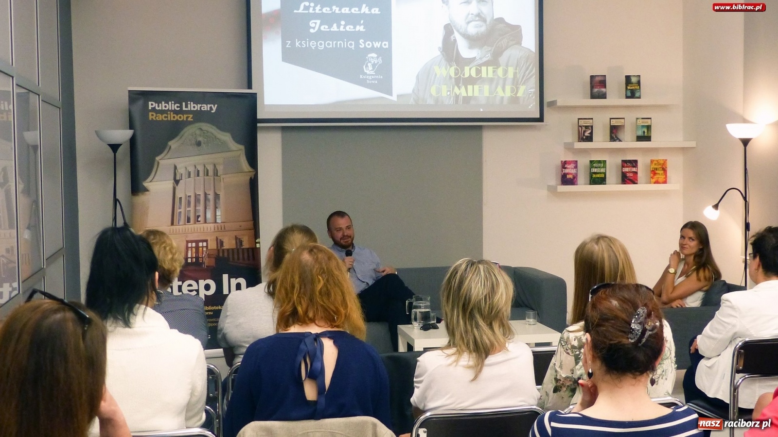 Zdjęcie w galerii na portalu naszraciborz.pl: Czy komisarz Mortka powróci? Spotkanie z Wojciechem Chmielarzem w Raciborzu wiadomości z regionu