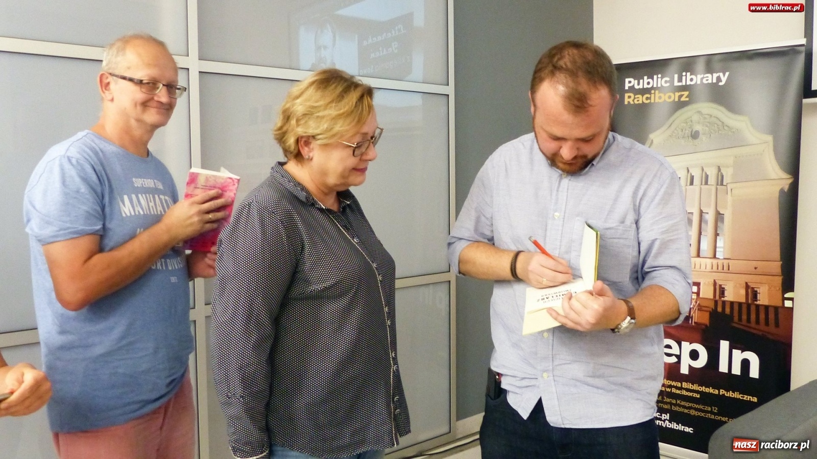 Zdjęcie w galerii na portalu naszraciborz.pl: Czy komisarz Mortka powróci? Spotkanie z Wojciechem Chmielarzem w Raciborzu wiadomości z regionu