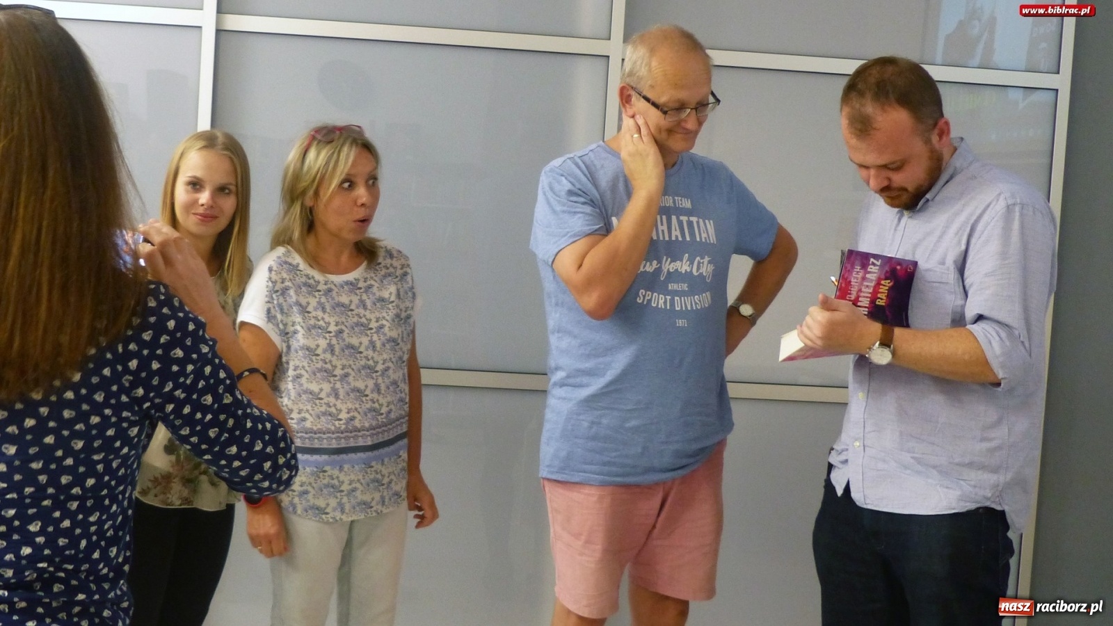 Zdjęcie w galerii na portalu naszraciborz.pl: Czy komisarz Mortka powróci? Spotkanie z Wojciechem Chmielarzem w Raciborzu wiadomości z regionu