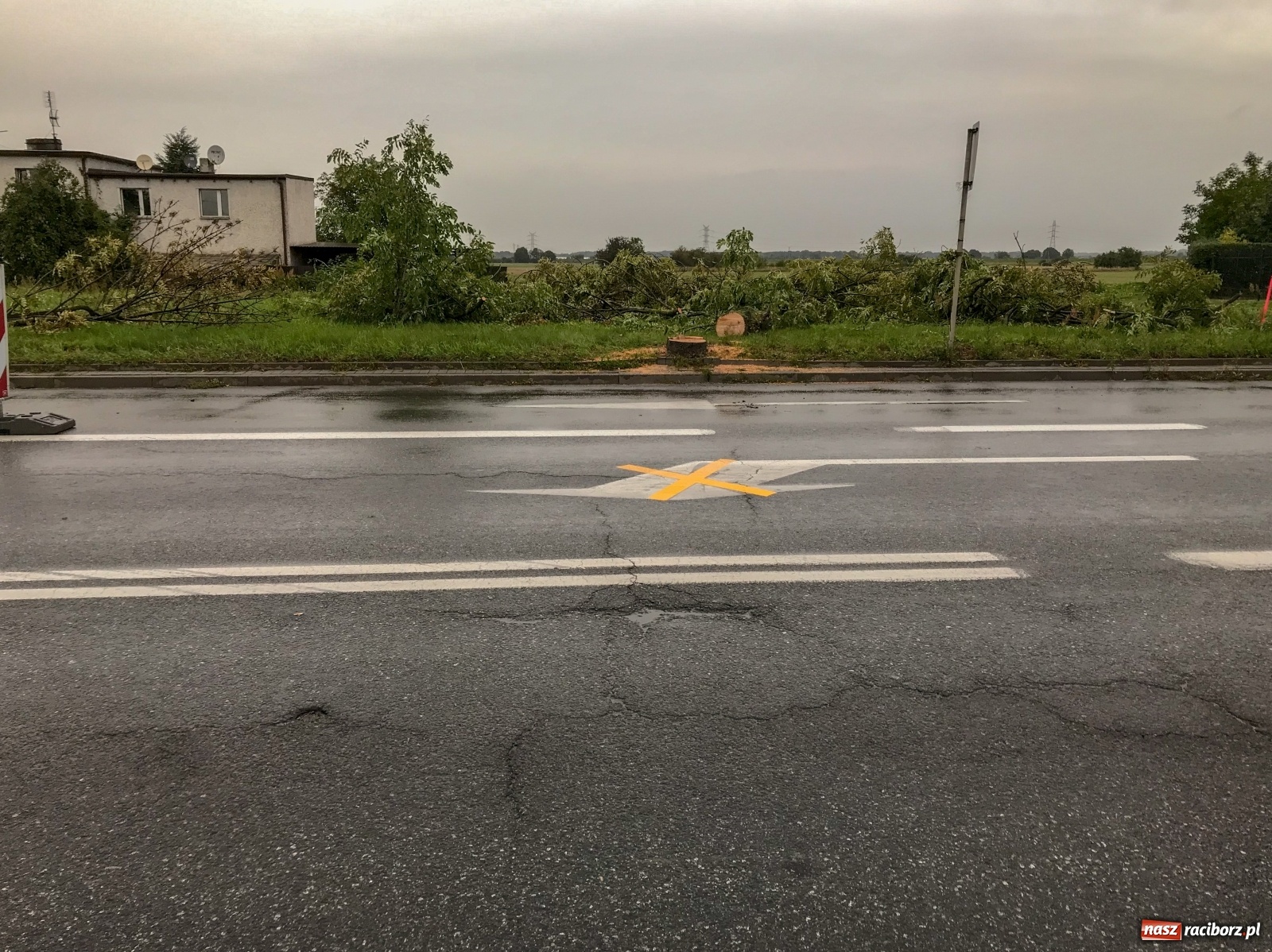 Zdjęcie w galerii na portalu naszraciborz.pl: Co tu się będzie działo! Poważne utrudnienia na Piaskowej-Rybnickiej [FOTO i WIDEO]  wiadomości z regionu