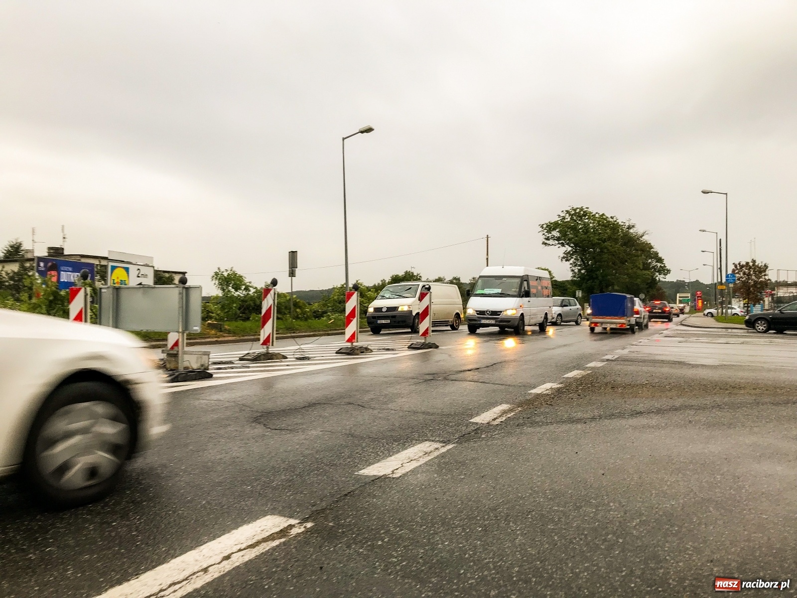 Zdjęcie w galerii na portalu naszraciborz.pl: Co tu się będzie działo! Poważne utrudnienia na Piaskowej-Rybnickiej [FOTO i WIDEO]  wiadomości z regionu