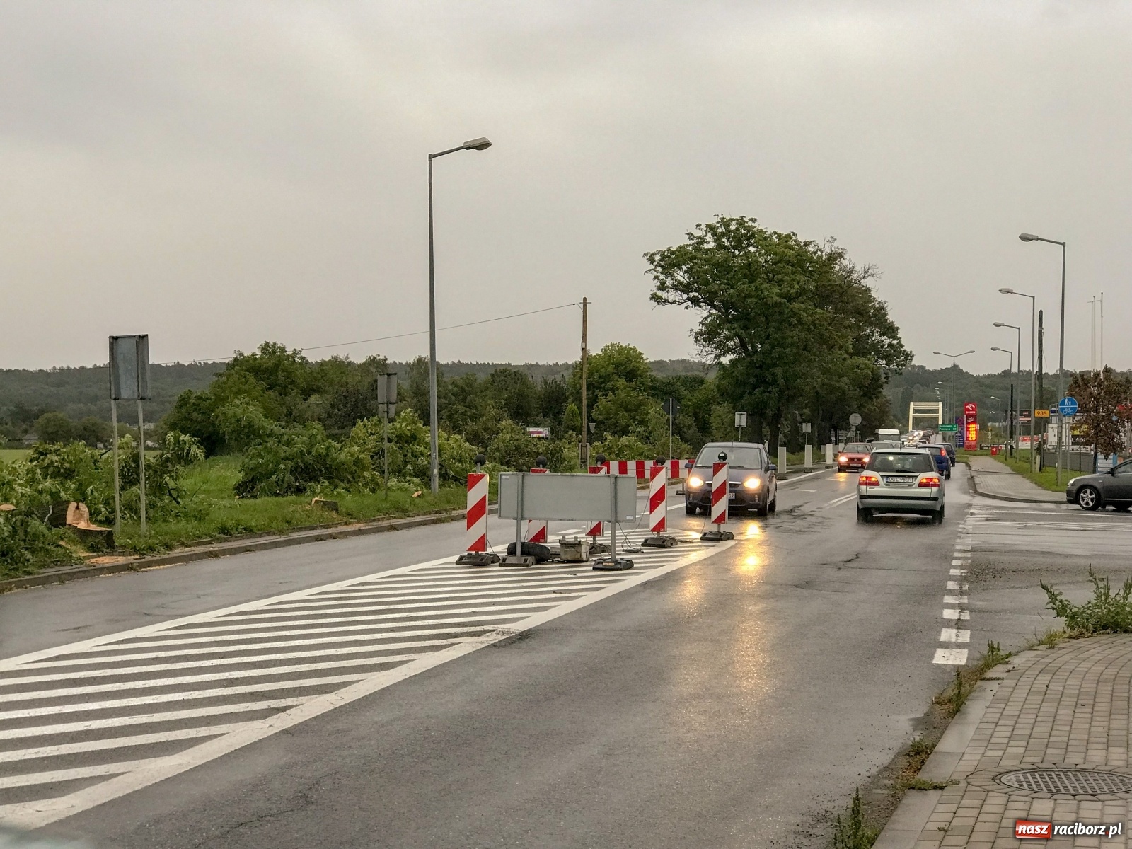 Zdjęcie w galerii na portalu naszraciborz.pl: Co tu się będzie działo! Poważne utrudnienia na Piaskowej-Rybnickiej [FOTO i WIDEO]  wiadomości z regionu