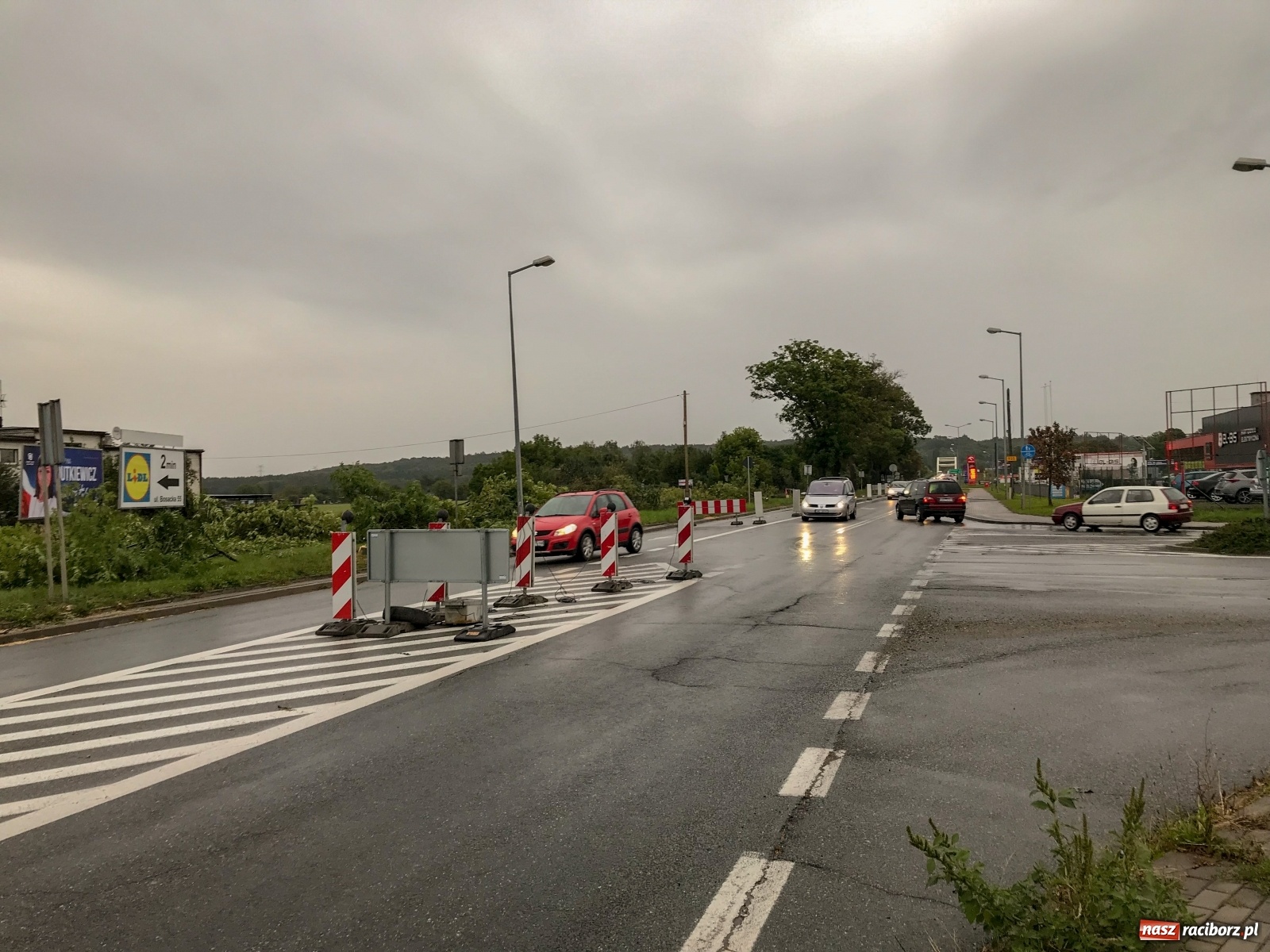 Zdjęcie w galerii na portalu naszraciborz.pl: Co tu się będzie działo! Poważne utrudnienia na Piaskowej-Rybnickiej [FOTO i WIDEO]  wiadomości z regionu