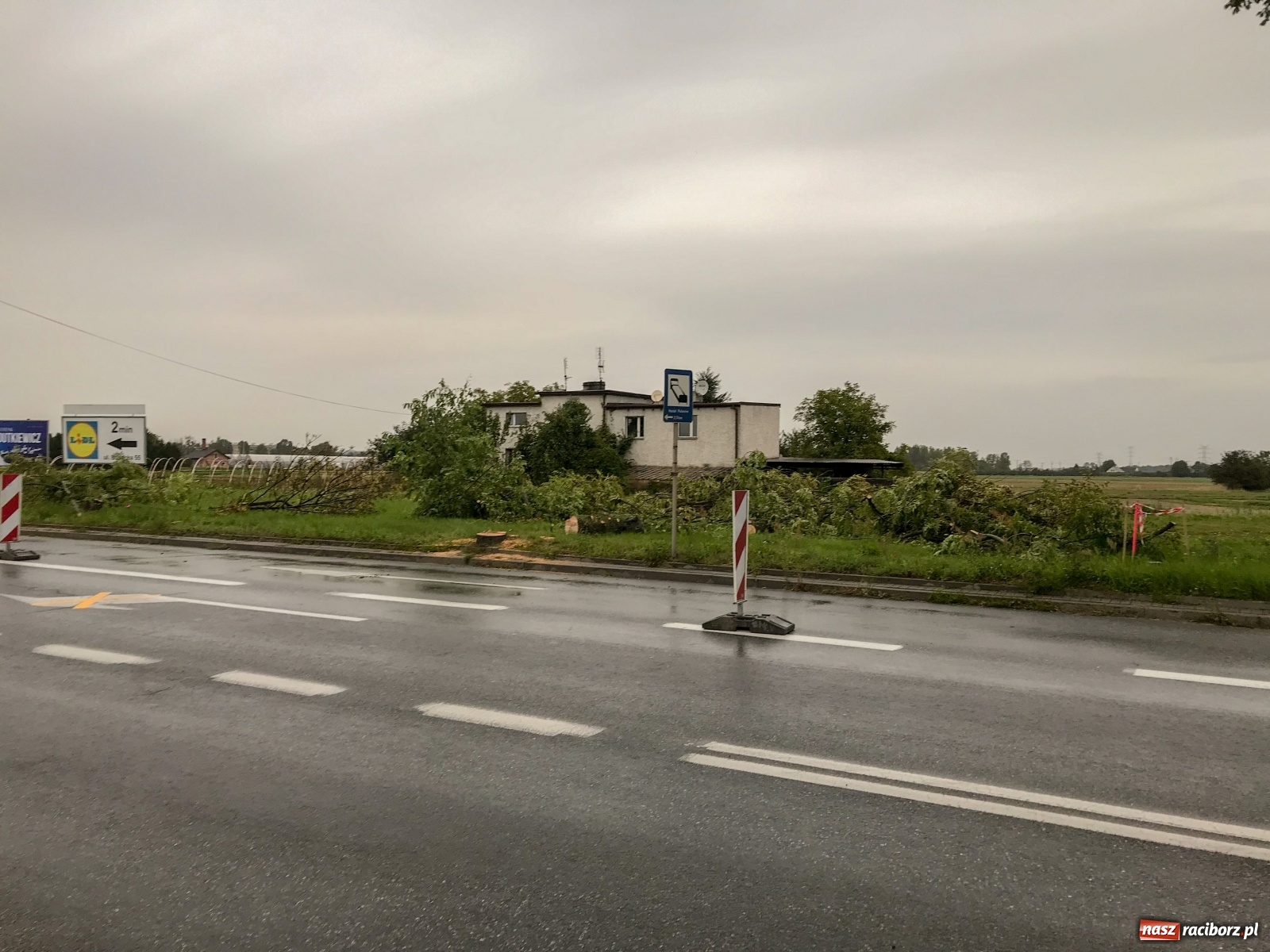 Zdjęcie w galerii na portalu naszraciborz.pl: Co tu się będzie działo! Poważne utrudnienia na Piaskowej-Rybnickiej [FOTO i WIDEO]  wiadomości z regionu