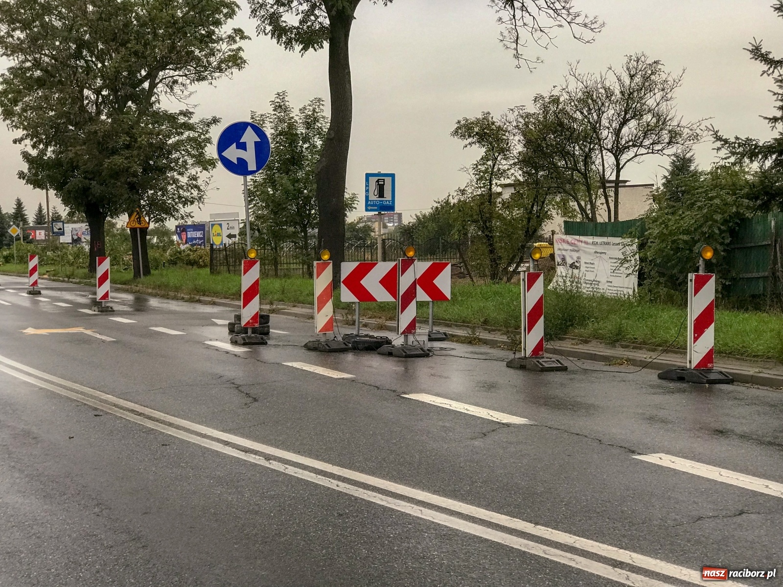 Zdjęcie w galerii na portalu naszraciborz.pl: Co tu się będzie działo! Poważne utrudnienia na Piaskowej-Rybnickiej [FOTO i WIDEO]  wiadomości z regionu
