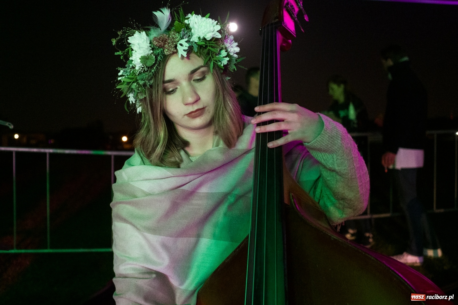 Zdjęcie w galerii na portalu naszraciborz.pl: Spektakl Zaklęty łabędź na jeziorze w Hlučínie [FOTO] wiadomości z regionu