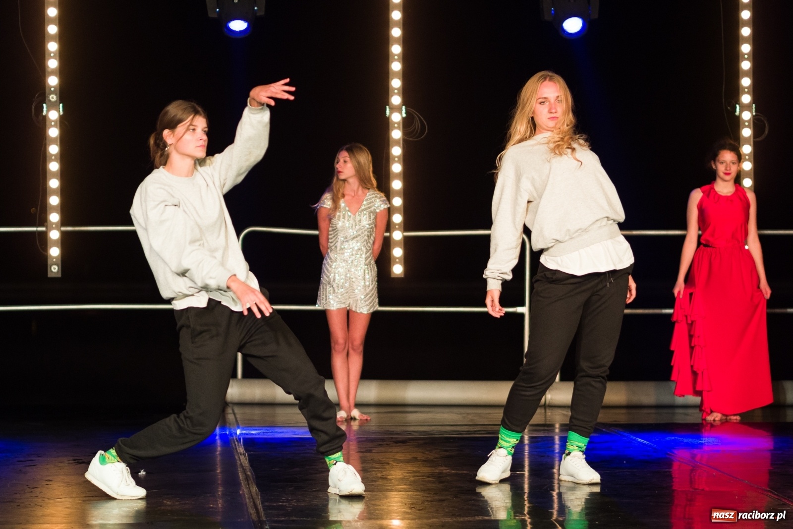 Zdjęcie w galerii na portalu naszraciborz.pl: Spektakl Zaklęty łabędź na jeziorze w Hlučínie [FOTO] wiadomości z regionu