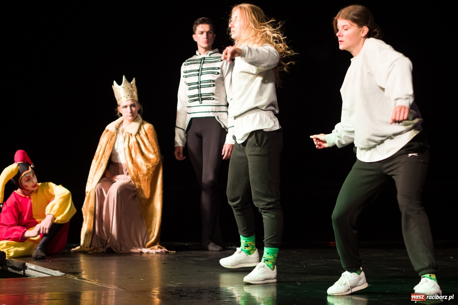 Zdjęcie w galerii na portalu naszraciborz.pl: Spektakl Zaklęty łabędź na jeziorze w Hlučínie [FOTO] wiadomości z regionu