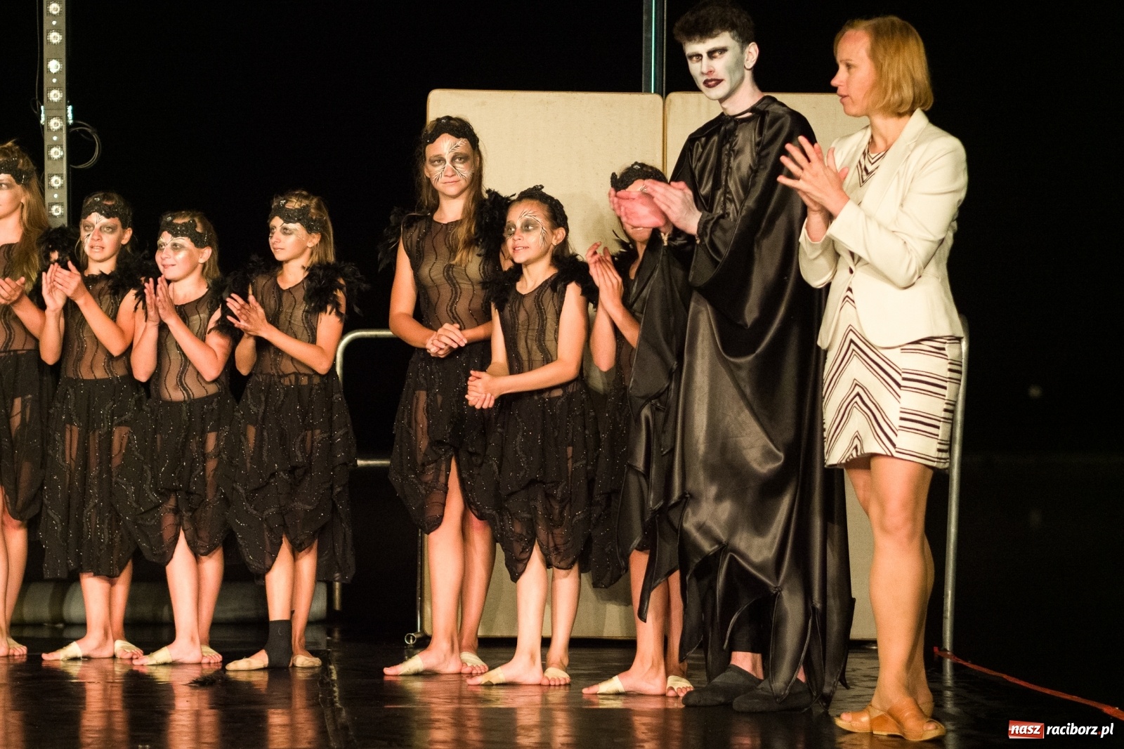 Zdjęcie w galerii na portalu naszraciborz.pl: Spektakl Zaklęty łabędź na jeziorze w Hlučínie [FOTO] wiadomości z regionu