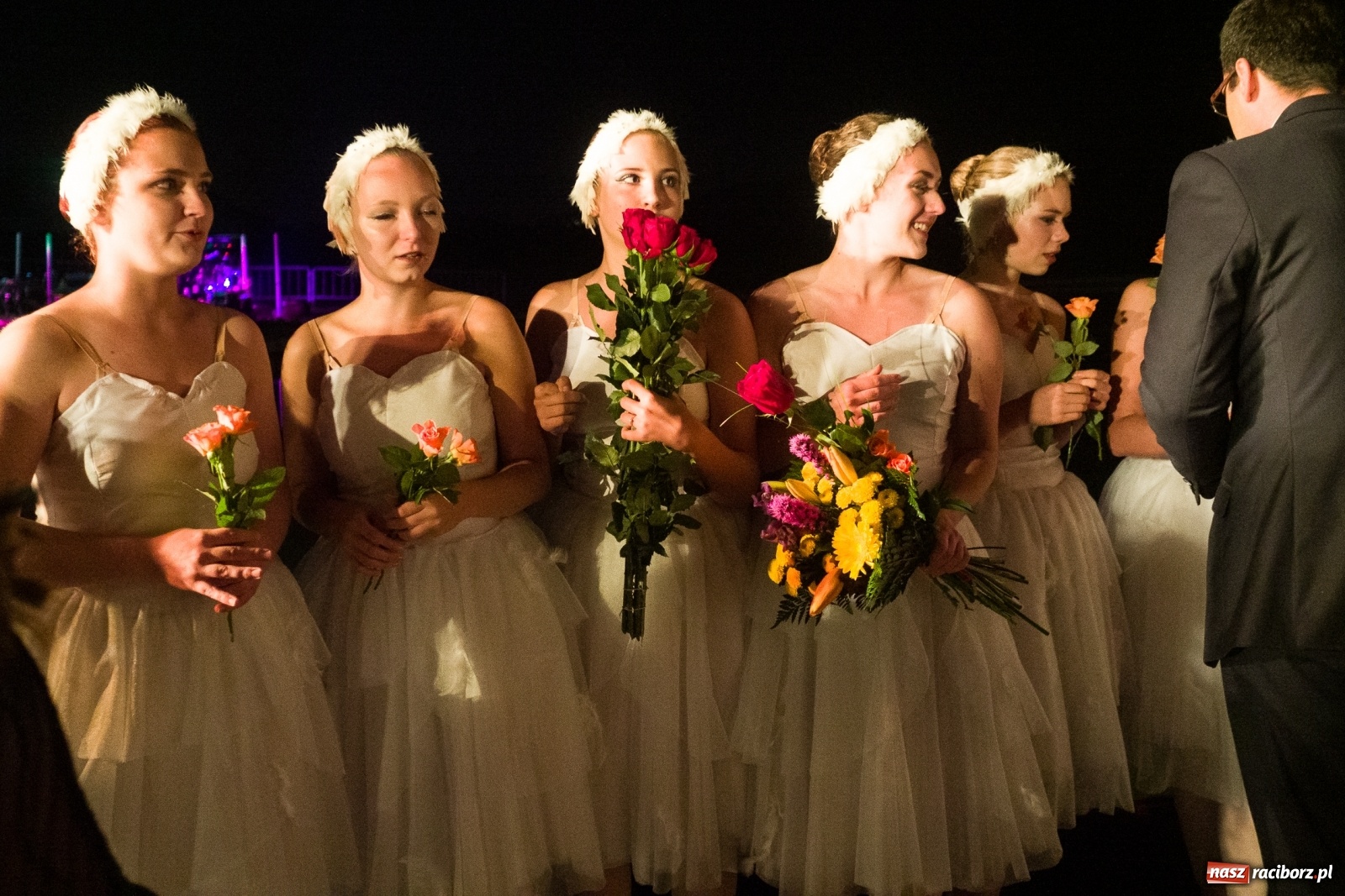 Zdjęcie w galerii na portalu naszraciborz.pl: Spektakl Zaklęty łabędź na jeziorze w Hlučínie [FOTO] wiadomości z regionu