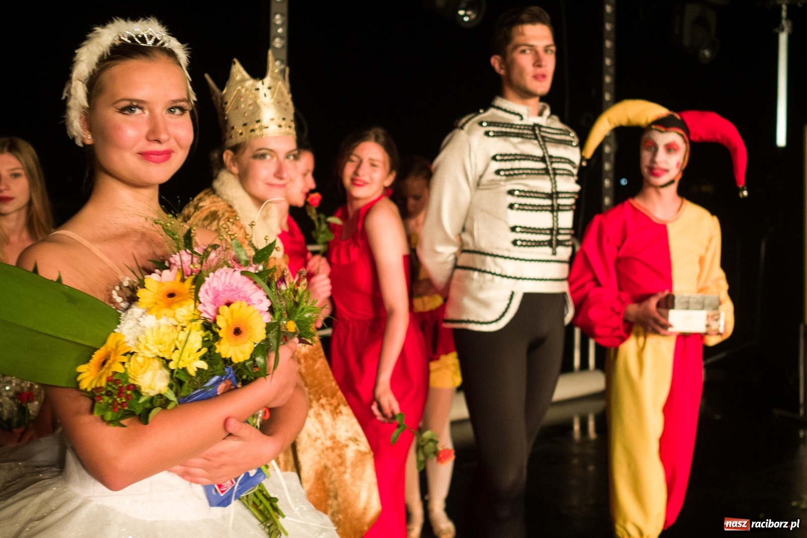 Zdjęcie w galerii na portalu naszraciborz.pl: Spektakl Zaklęty łabędź na jeziorze w Hlučínie [FOTO] wiadomości z regionu