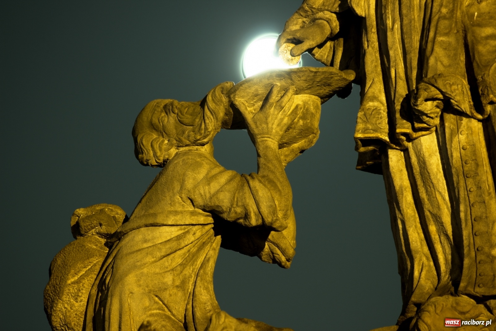 Zdjęcie w galerii na portalu naszraciborz.pl: Kartka z kalendarza. Gdzie pierwotnie stała ta figura?  wiadomości z regionu