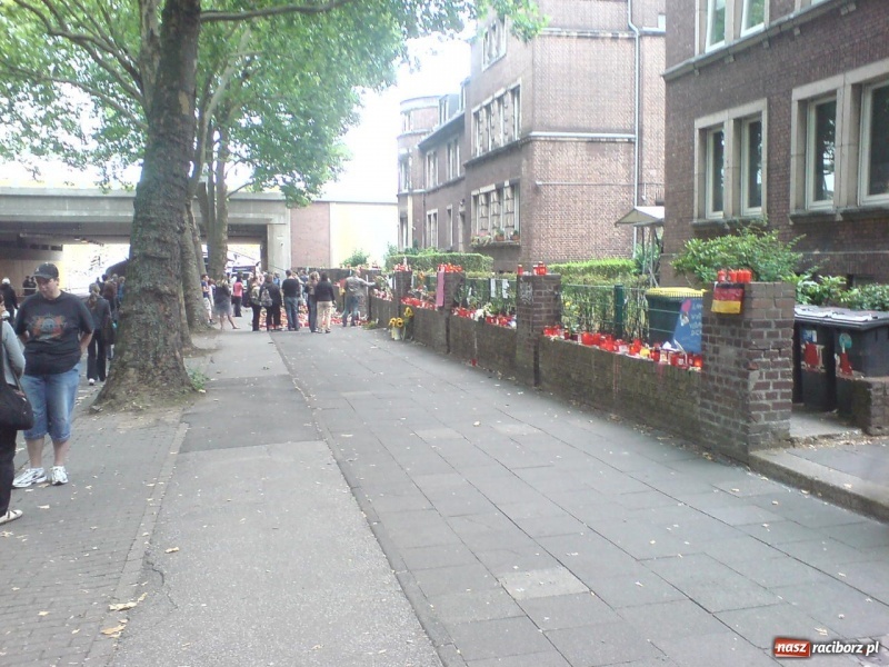 Zdjęcie w galerii na portalu naszraciborz.pl: Duisburg żegna 21 ofiar Love Parade wiadomości z regionu